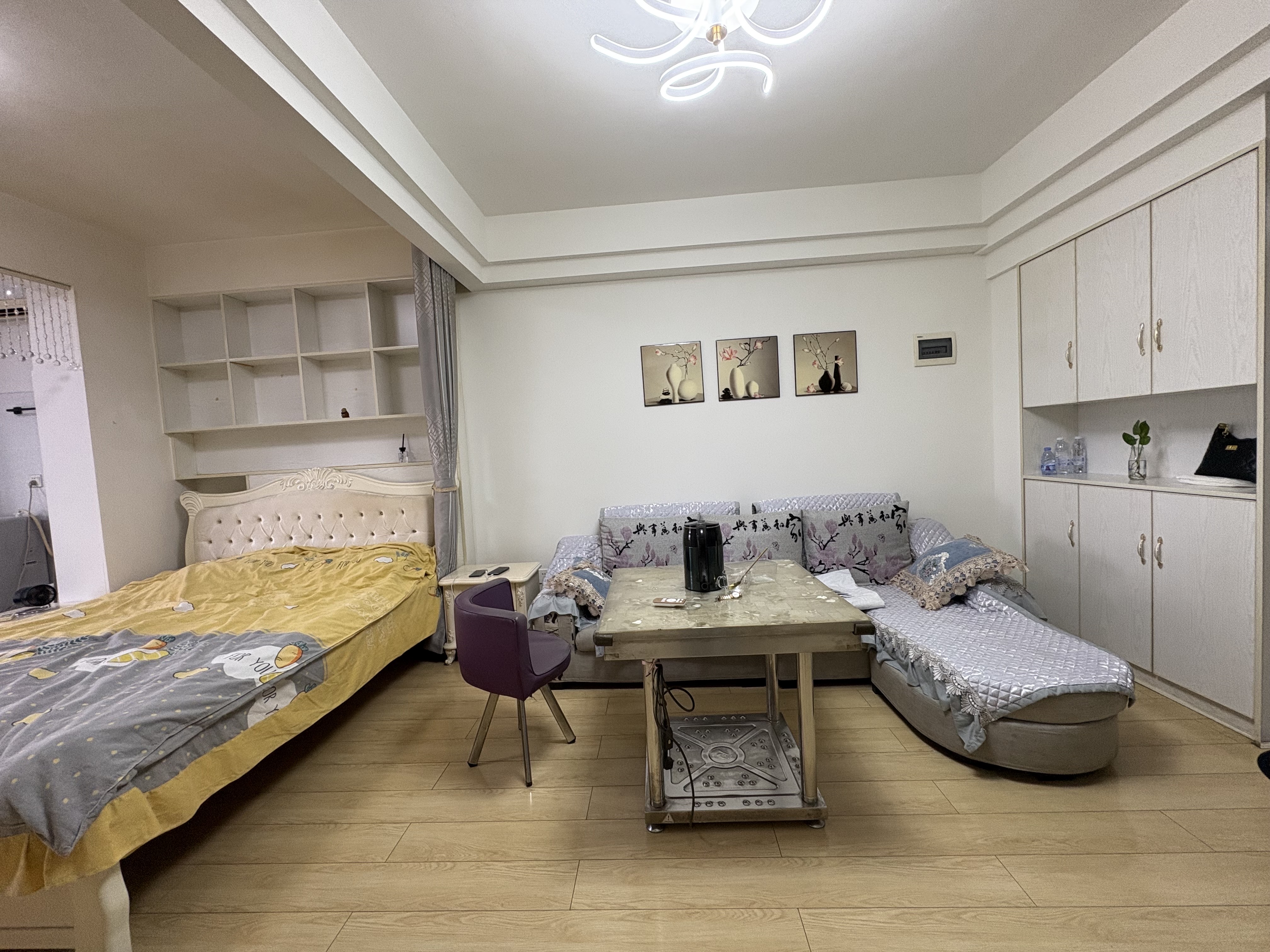 富厚名邸 1室1厅1卫 28.0万 富厚名邸 1室1厅1卫 28.0万客厅