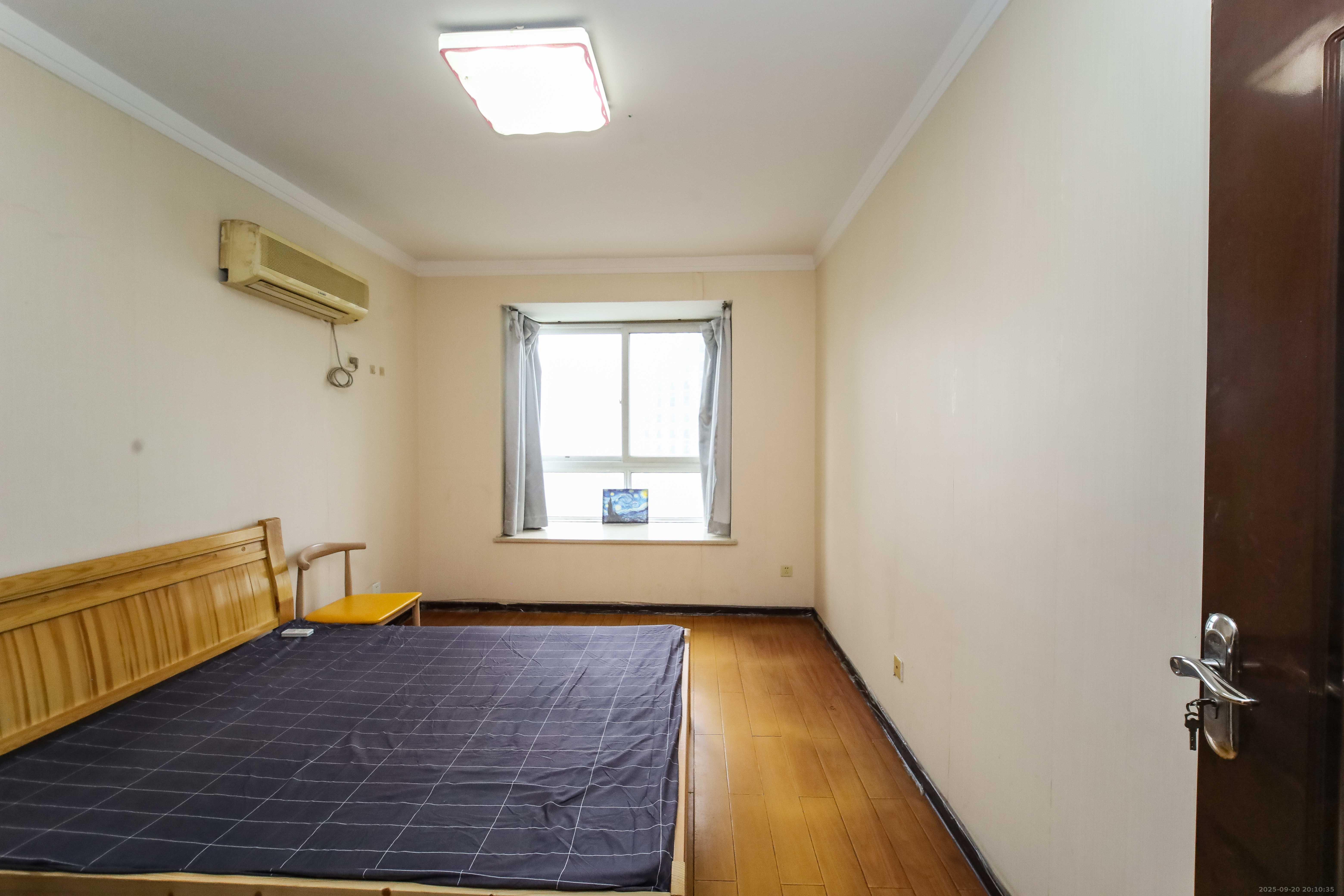 诺亚方舟大厦  2室2厅1卫    52.0万卧室