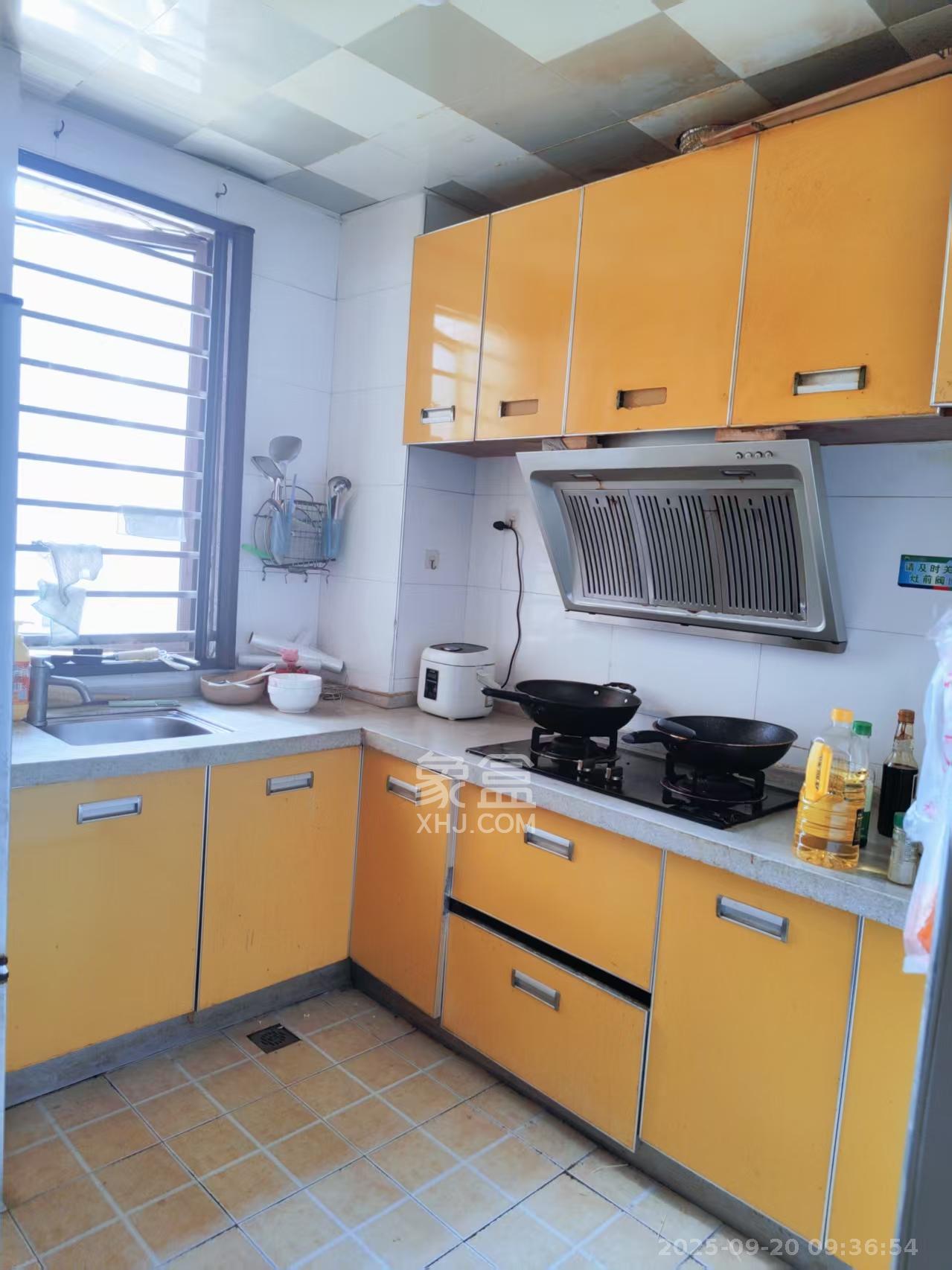 高信向日葵 1室1厅1卫 1000.0元/月 高信向日葵 1室1厅1卫 1000.0元/月室内图