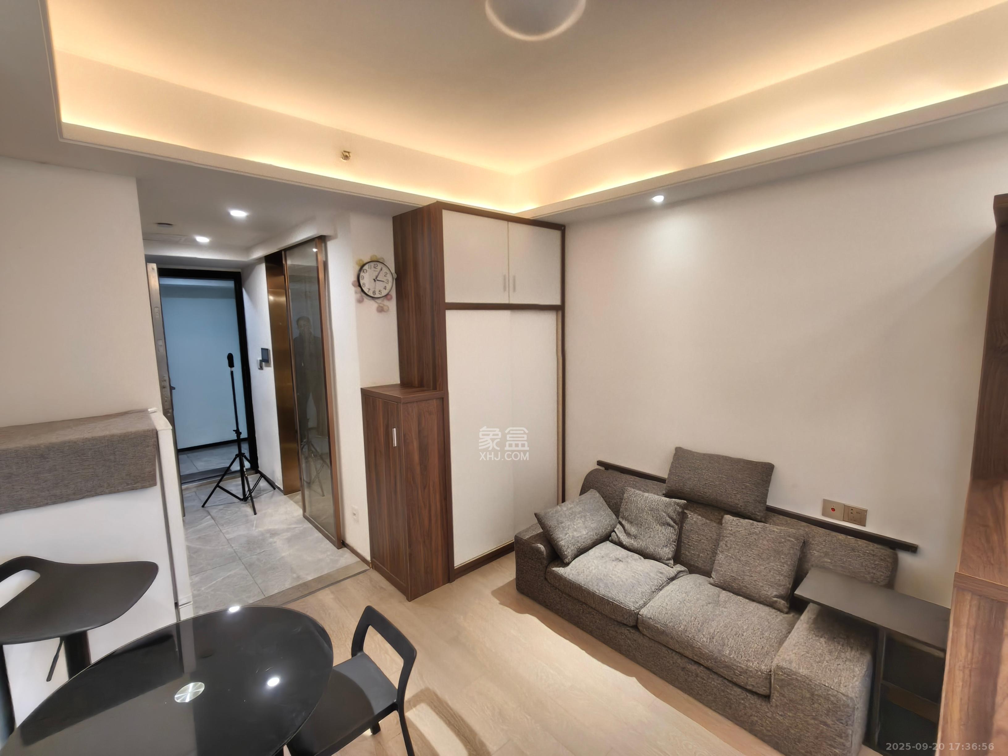 旭辉华宇南宸府  1室1厅1卫    1400.0元/月室内图