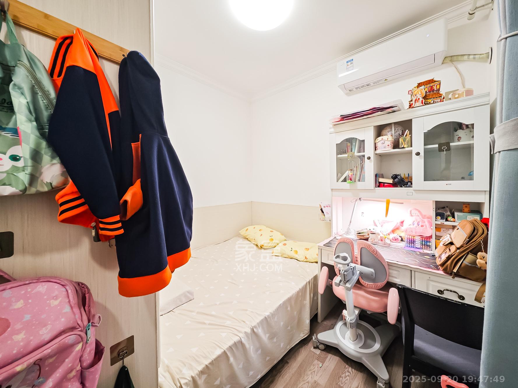 福晟钱隆国际（晟冉景苑）  3室2厅1卫    89.8万卧室