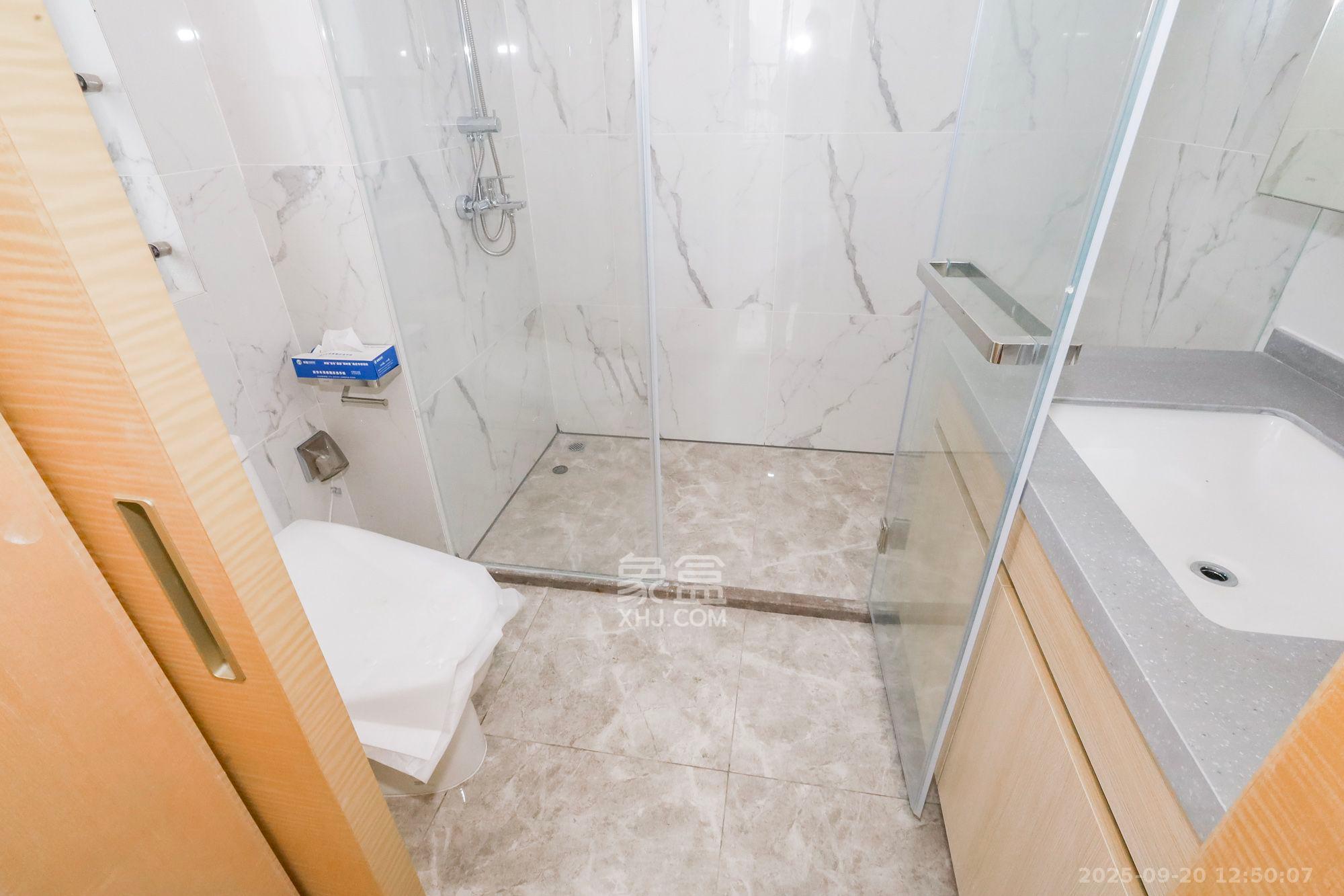 复地滨江金融中心 4室2厅2卫 6000.0元/月 复地滨江金融中心 4室2厅2卫 6000.0元/月室内图