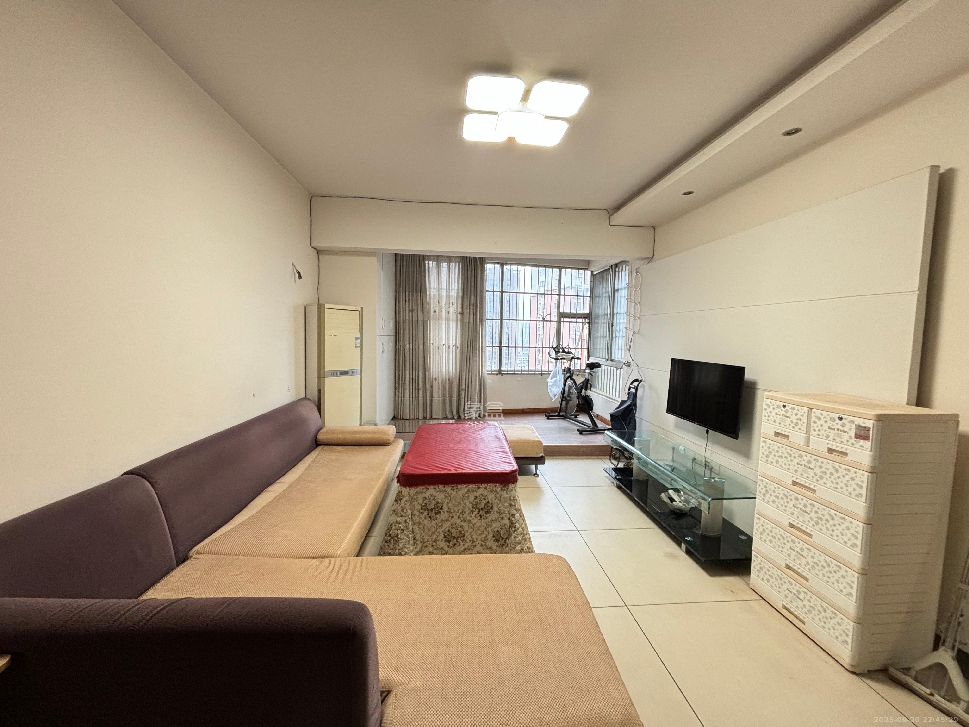 欧园  2室2厅1卫   2400.00元/月