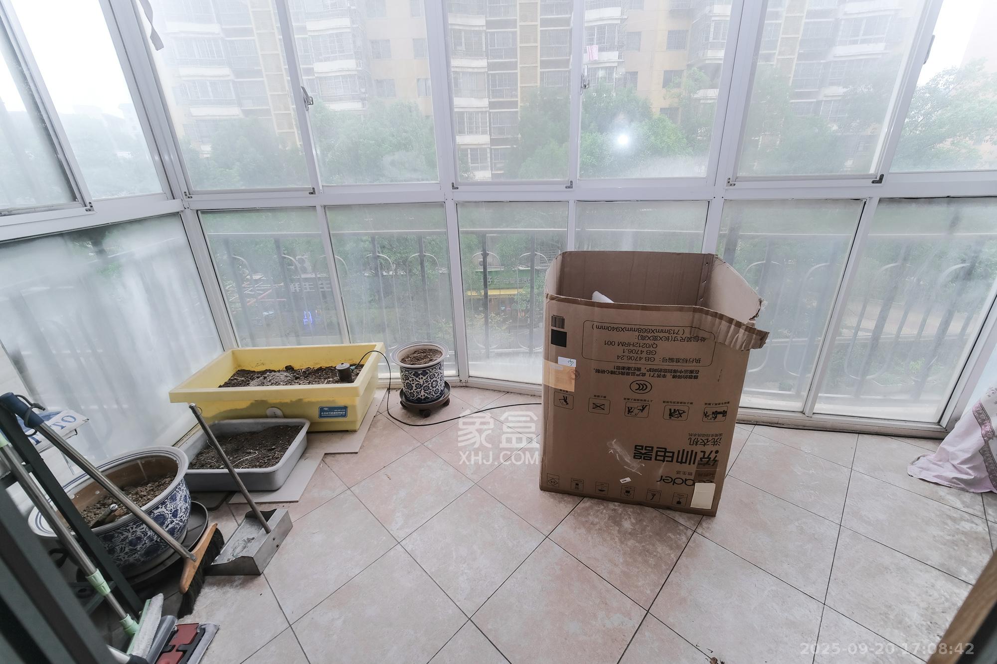 红树湾 3室2厅2卫 79.8万 红树湾 3室2厅2卫 79.8万阳台