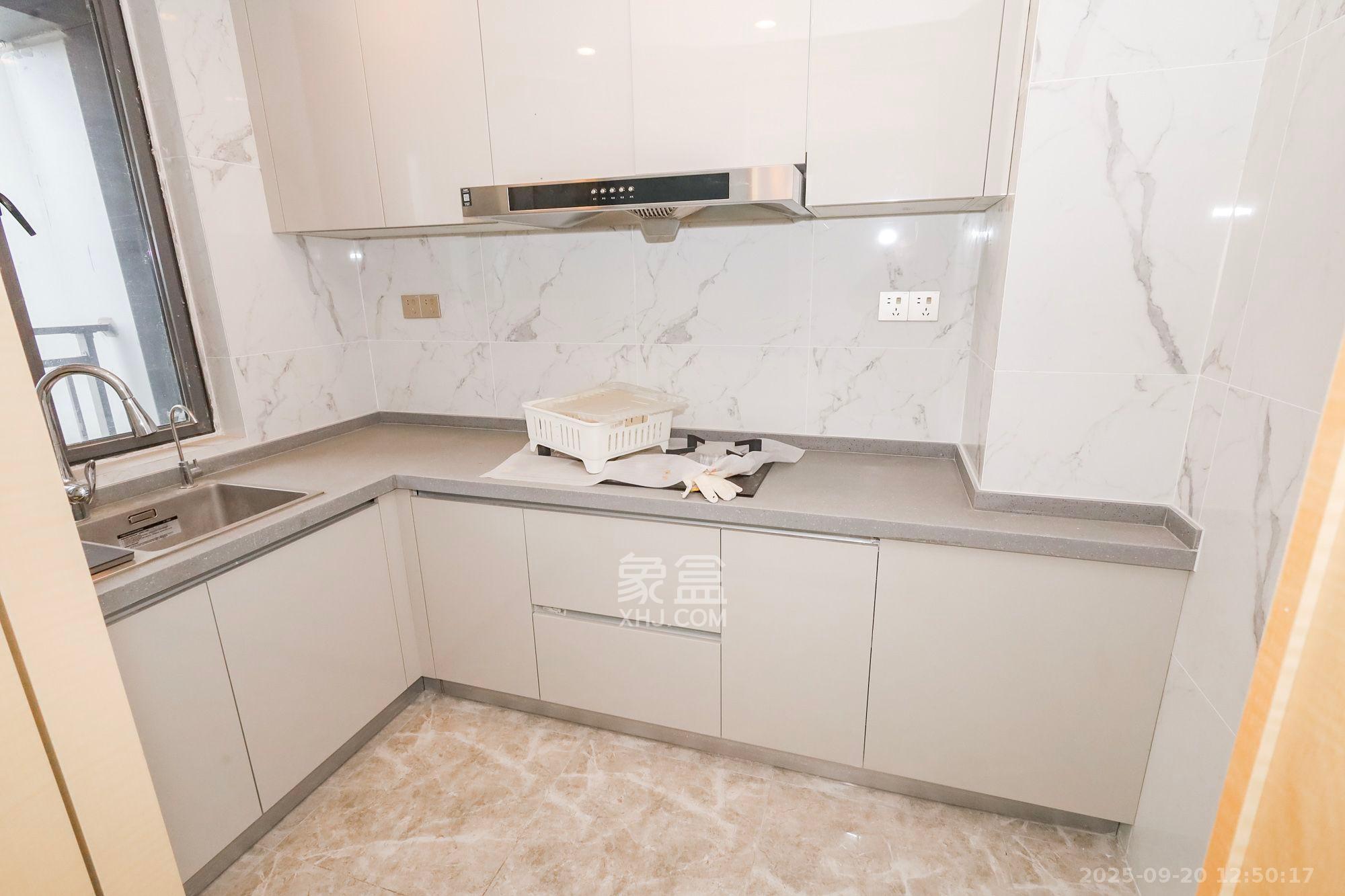 复地滨江金融中心 4室2厅2卫 6000.0元/月 复地滨江金融中心 4室2厅2卫 6000.0元/月室内图