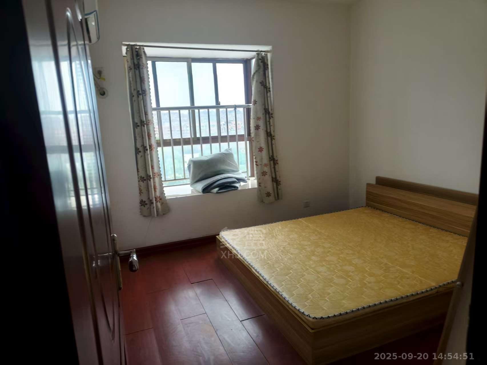 庐山恋 2室2厅1卫 1400.0元/月 庐山恋 2室2厅1卫 1400.0元/月室内图