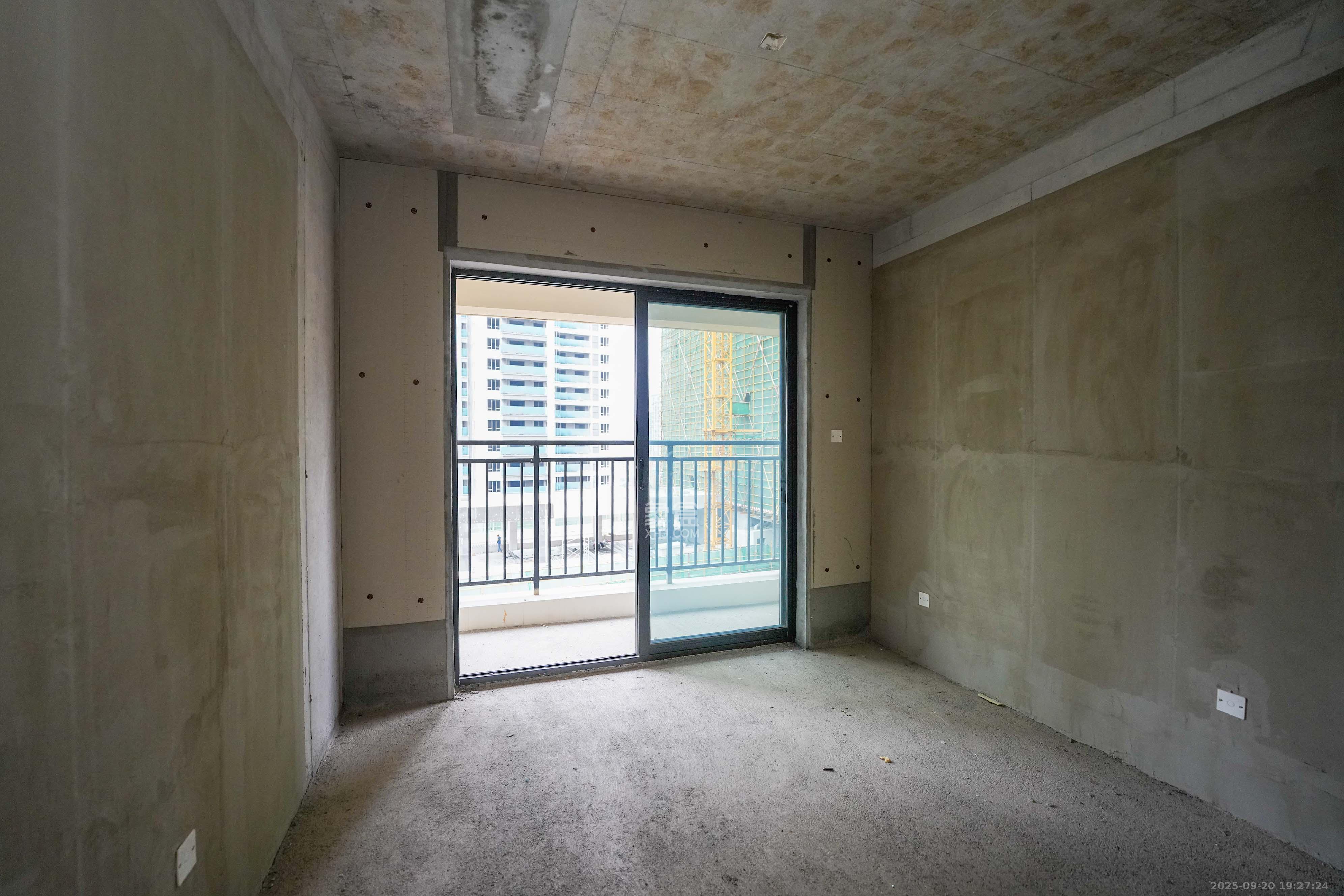 京盛和府  4室2厅2卫    148.0万卧室