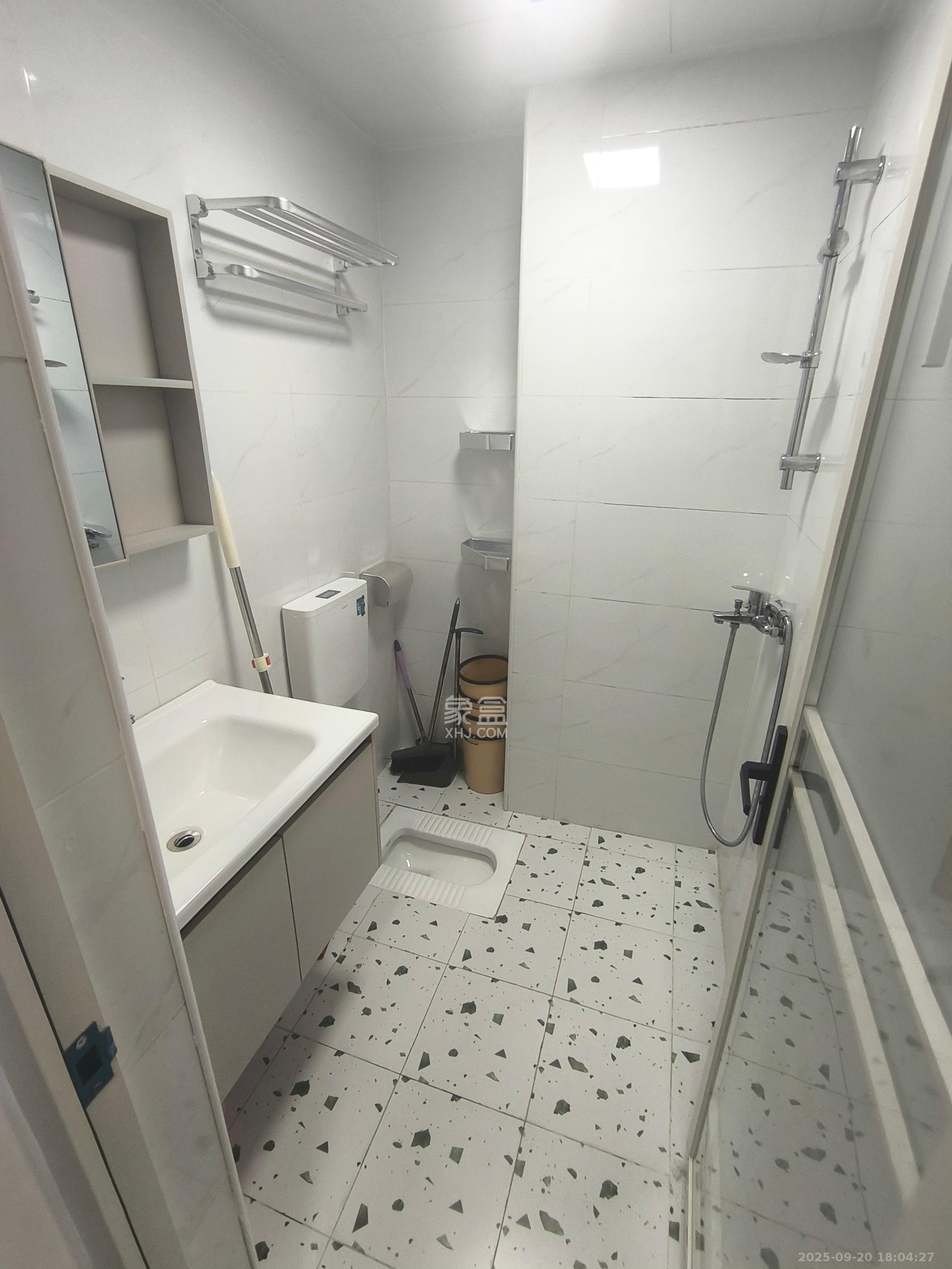 文景领秀 1室1厅1卫 1500.0元/月 文景领秀 1室1厅1卫 1500.0元/月室内图