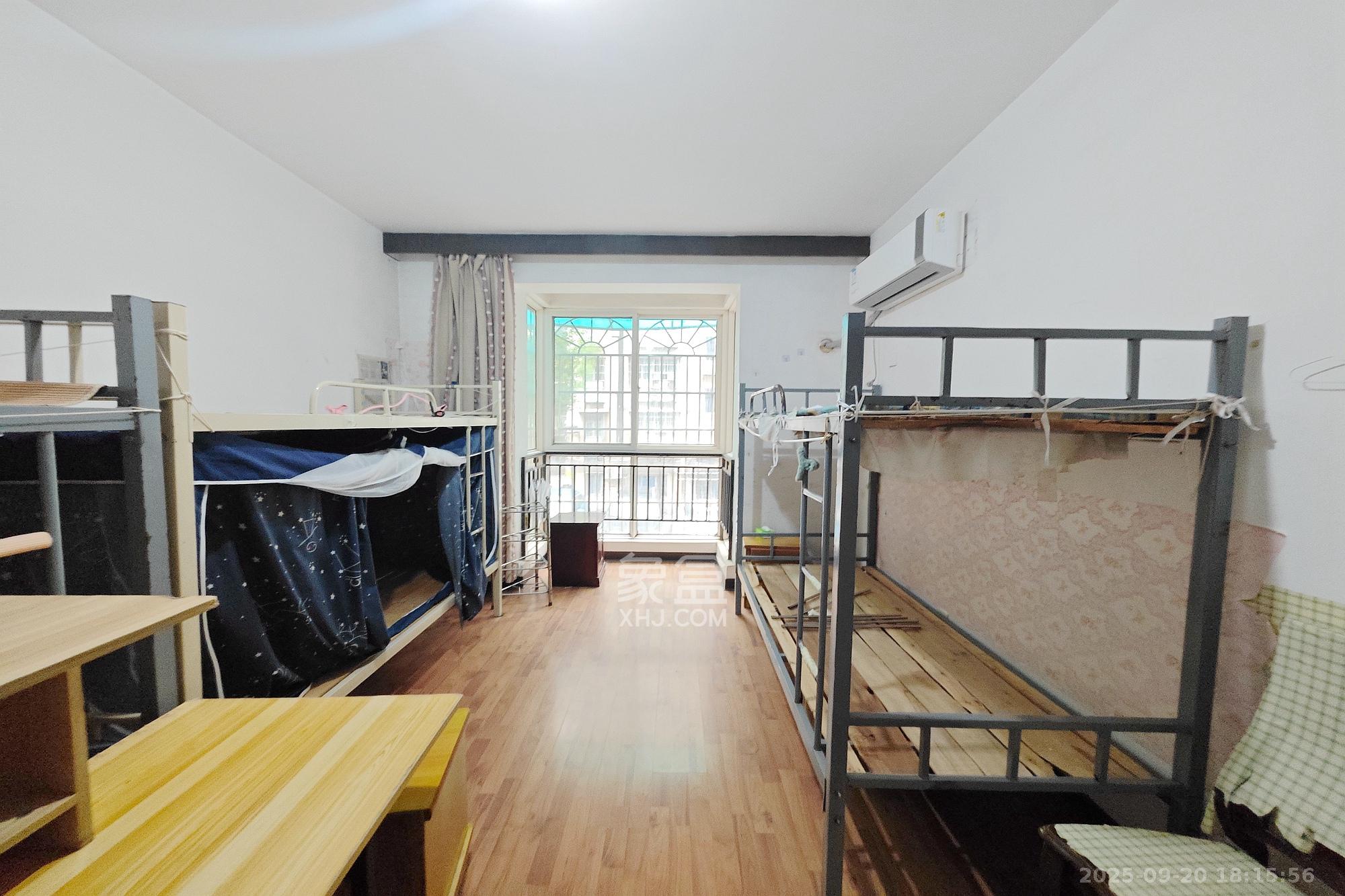 长鑫美树园 3室2厅2卫 80.0万 长鑫美树园 3室2厅2卫 80.0万卧室