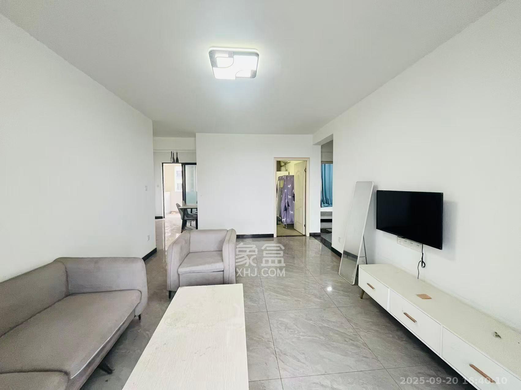 爵世名邸东湖(东湖壹号企业总部基地) 4室2厅1卫 2300.0元/月 爵世名邸东湖(东湖壹号企业总部基地) 4室2厅1卫 2300.0元/月室内图