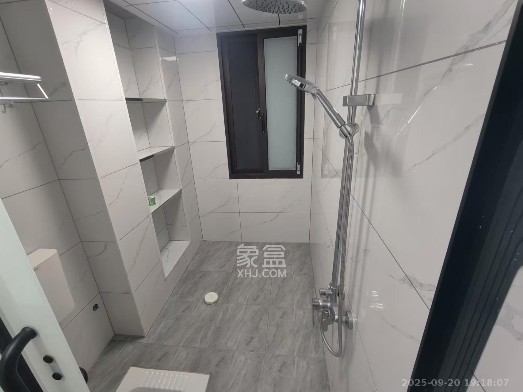 和润园三期 2室2厅1卫 2300.0元/月 和润园三期 2室2厅1卫 2300.0元/月室内图