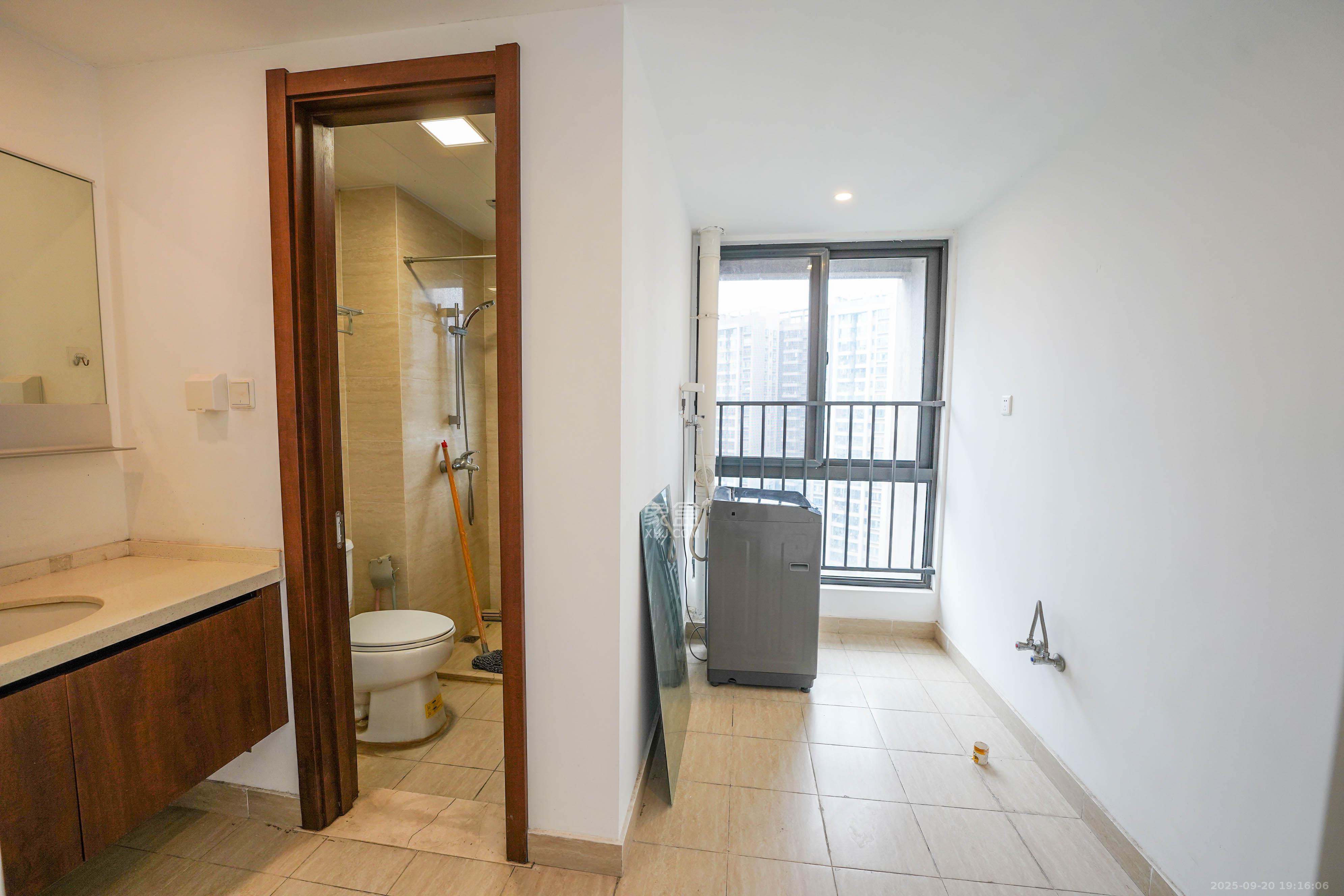 汇金城/嘉华城（二期、三期）  4室2厅2卫    145.0万卫生间