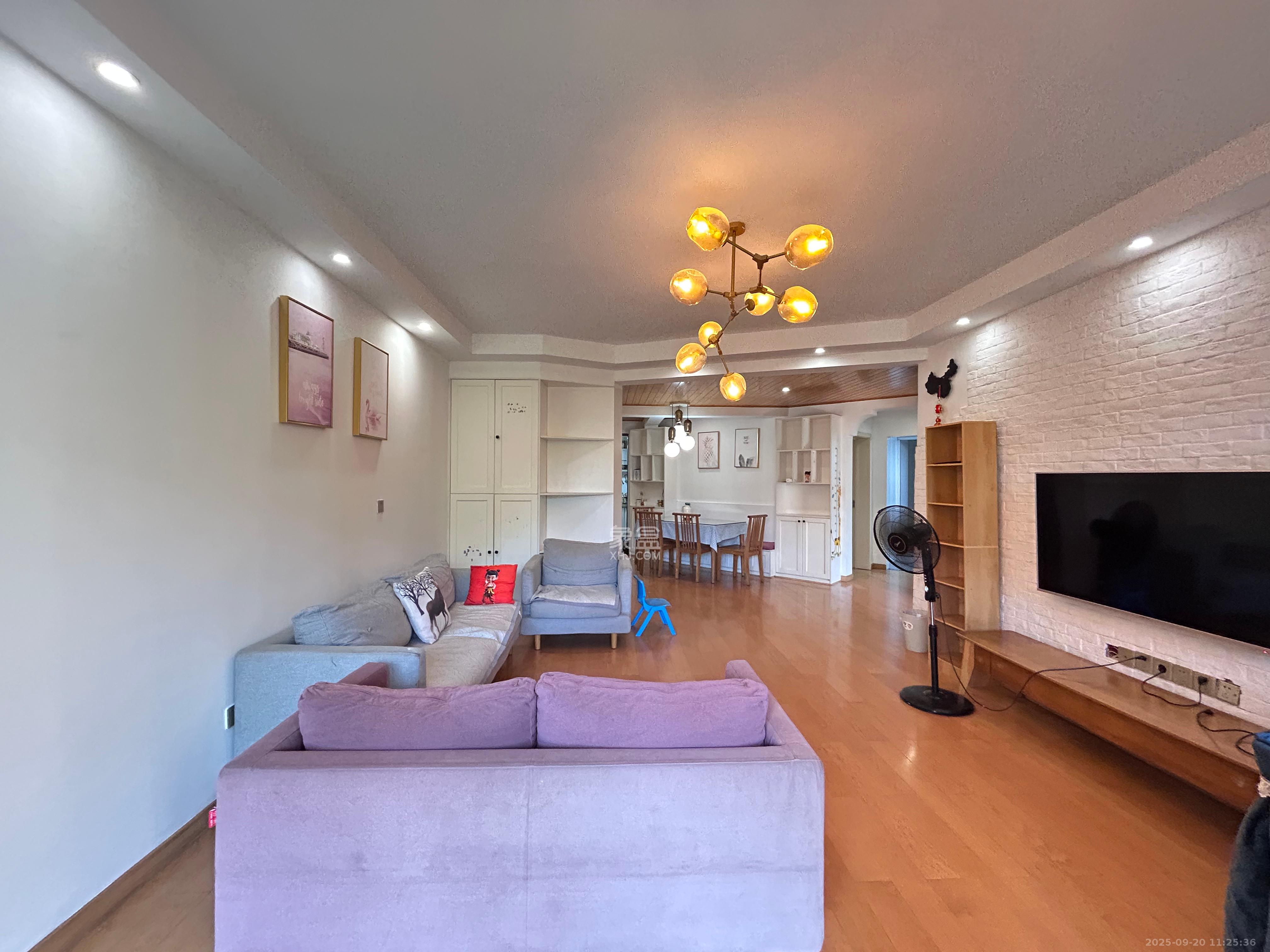 郡原居里 3室2厅1卫 2100.0元/月 郡原居里 3室2厅1卫 2100.0元/月室内图