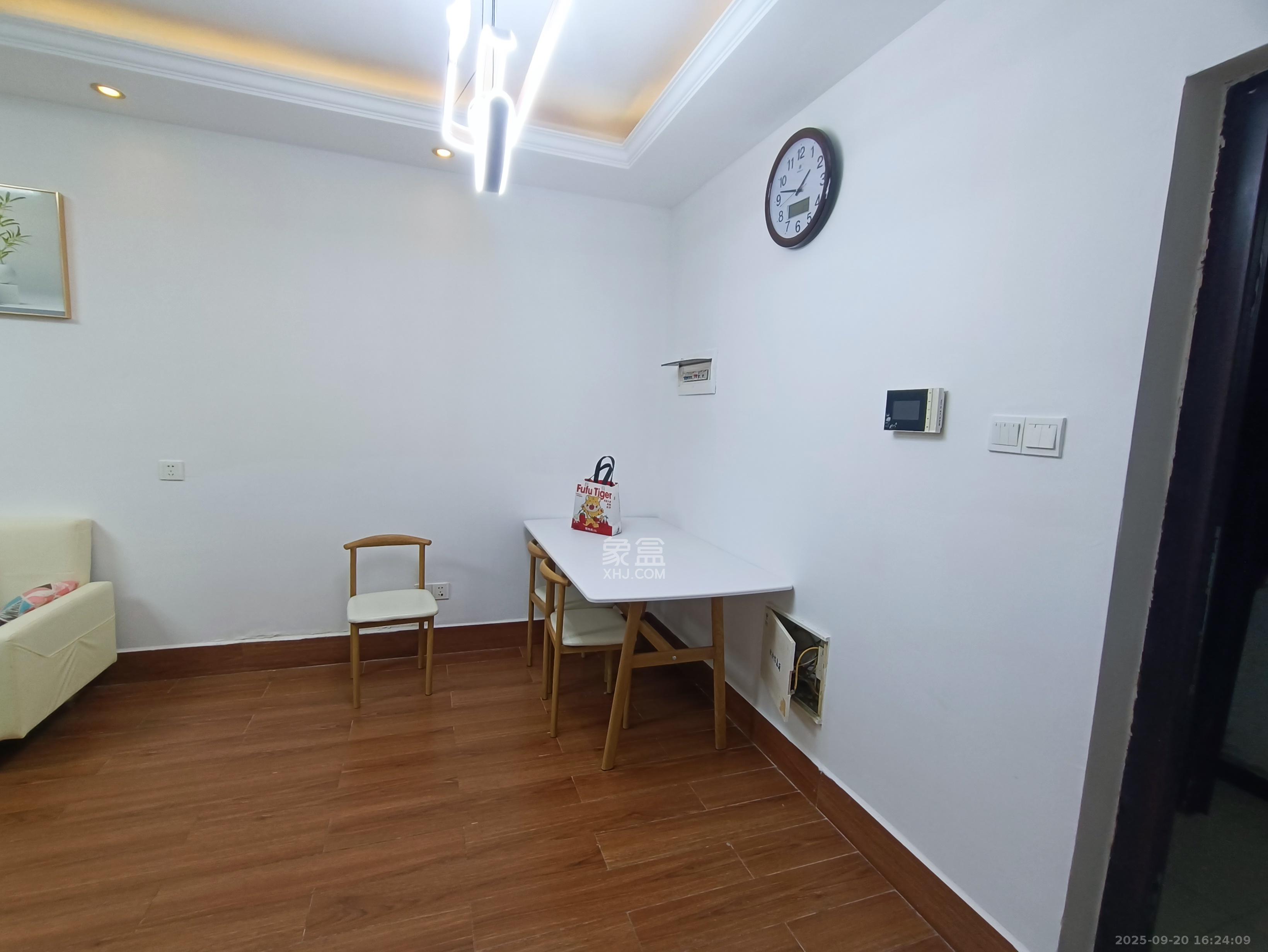 银太家园  2室1厅1卫    2000.0元/月室内图