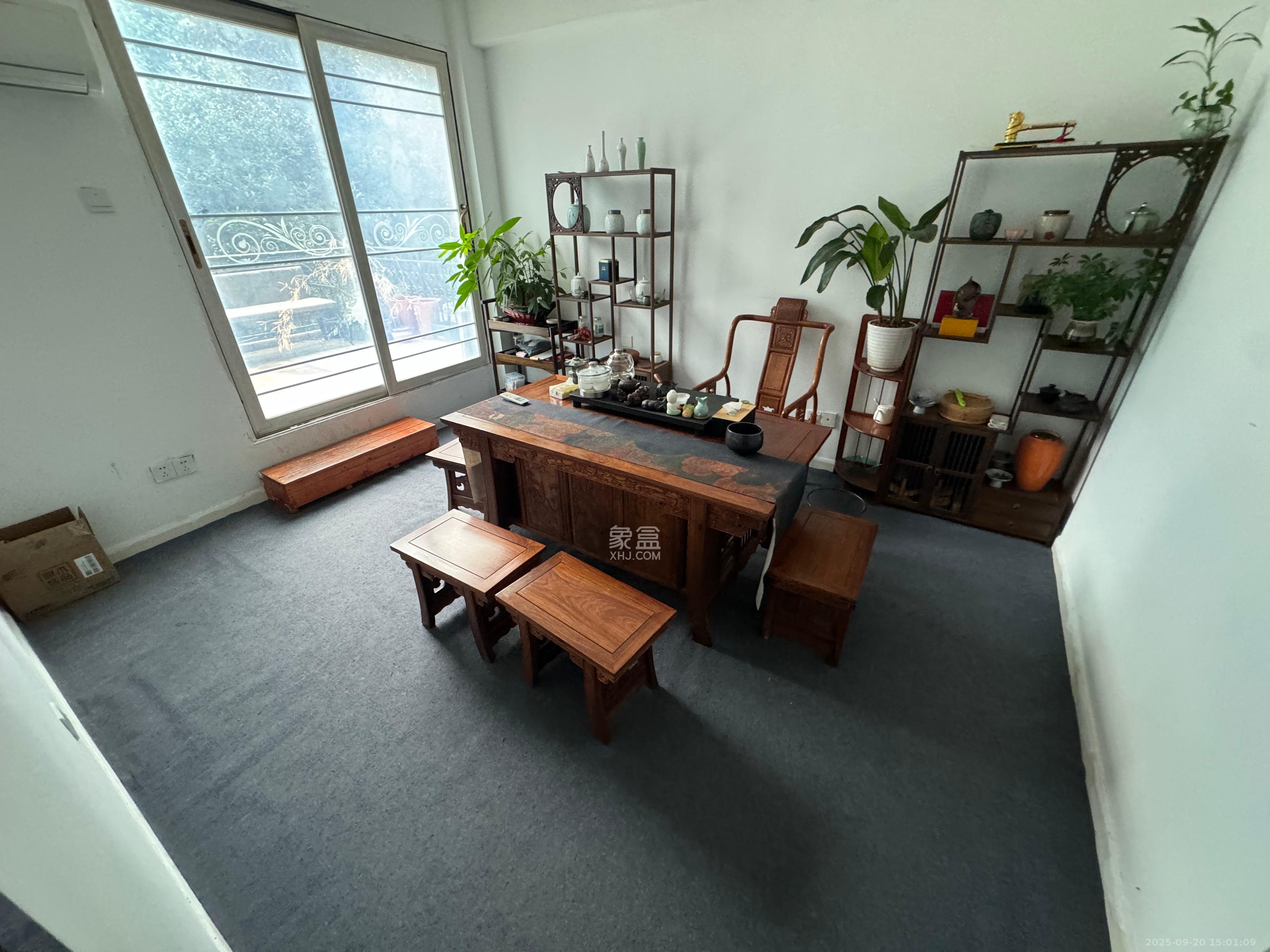 万科城 4室2厅2卫 7800.0元/月 万科城 4室2厅2卫 7800.0元/月室内图