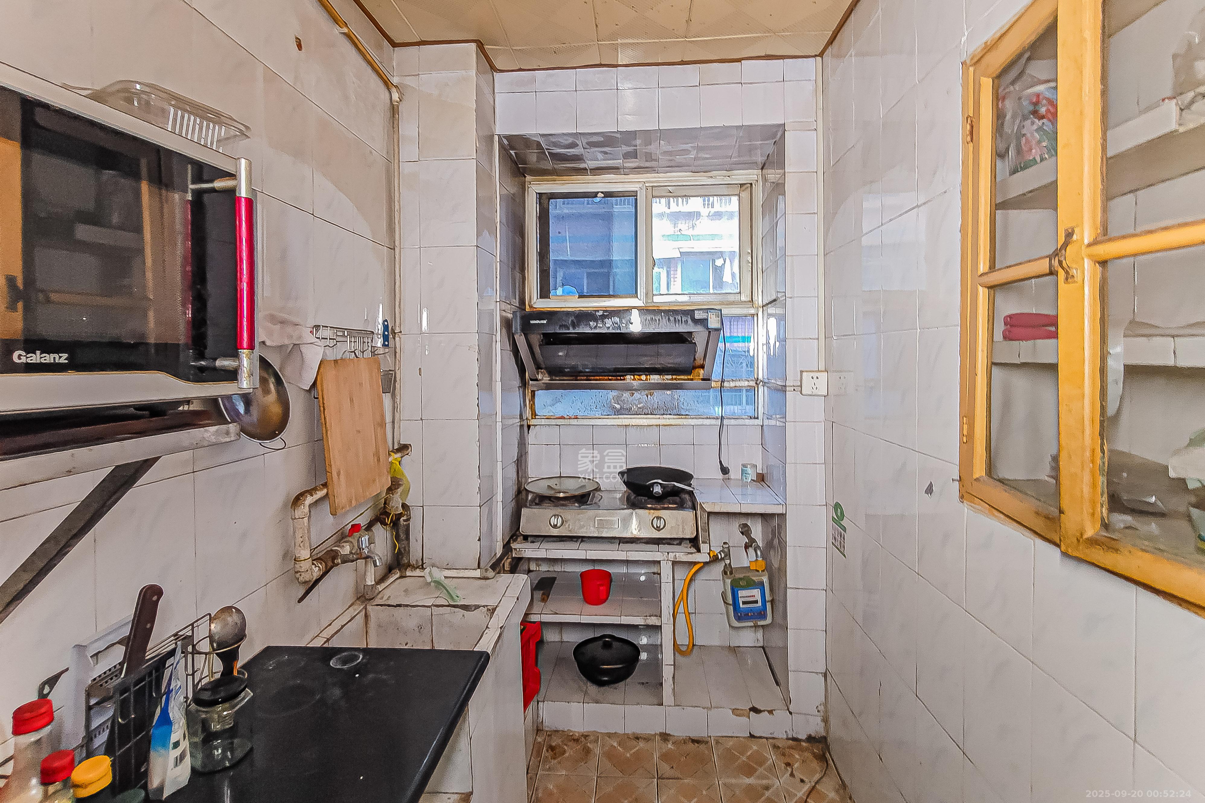 长岭水电八局宿舍 3室1厅1卫 38.0万 长岭水电八局宿舍 3室1厅1卫 38.0万厨房