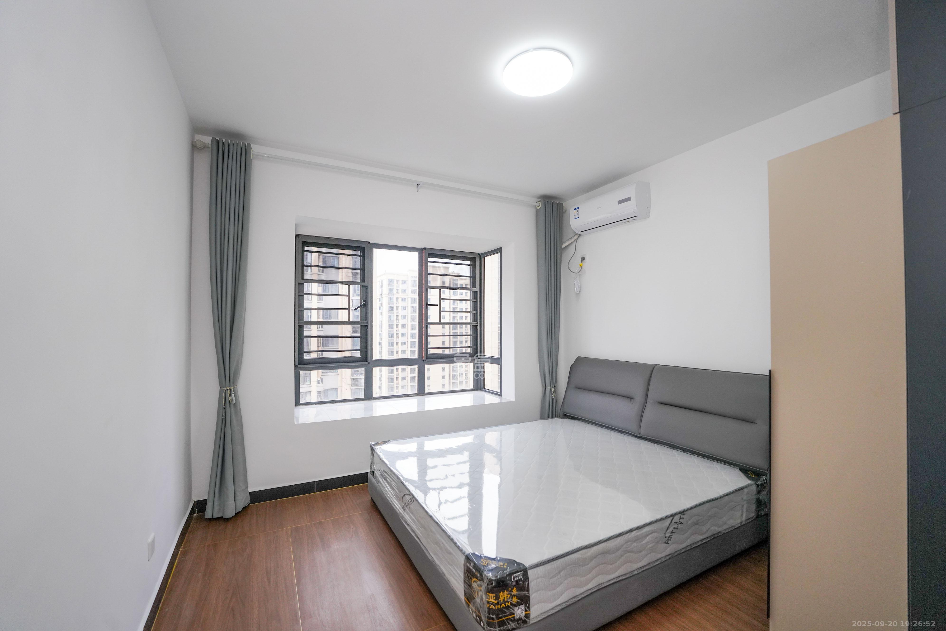 丽发新城 4室2厅2卫 130.0万 丽发新城 4室2厅2卫 130.0万卧室