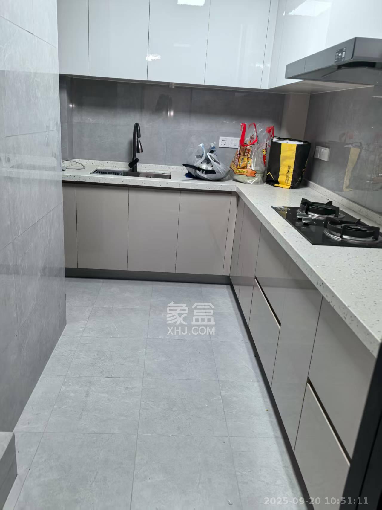 保利城(中航城国际社区、郡原美村) 3室2厅2卫 2900.0元/月 保利城(中航城国际社区、郡原美村) 3室2厅2卫 2900.0元/月室内图