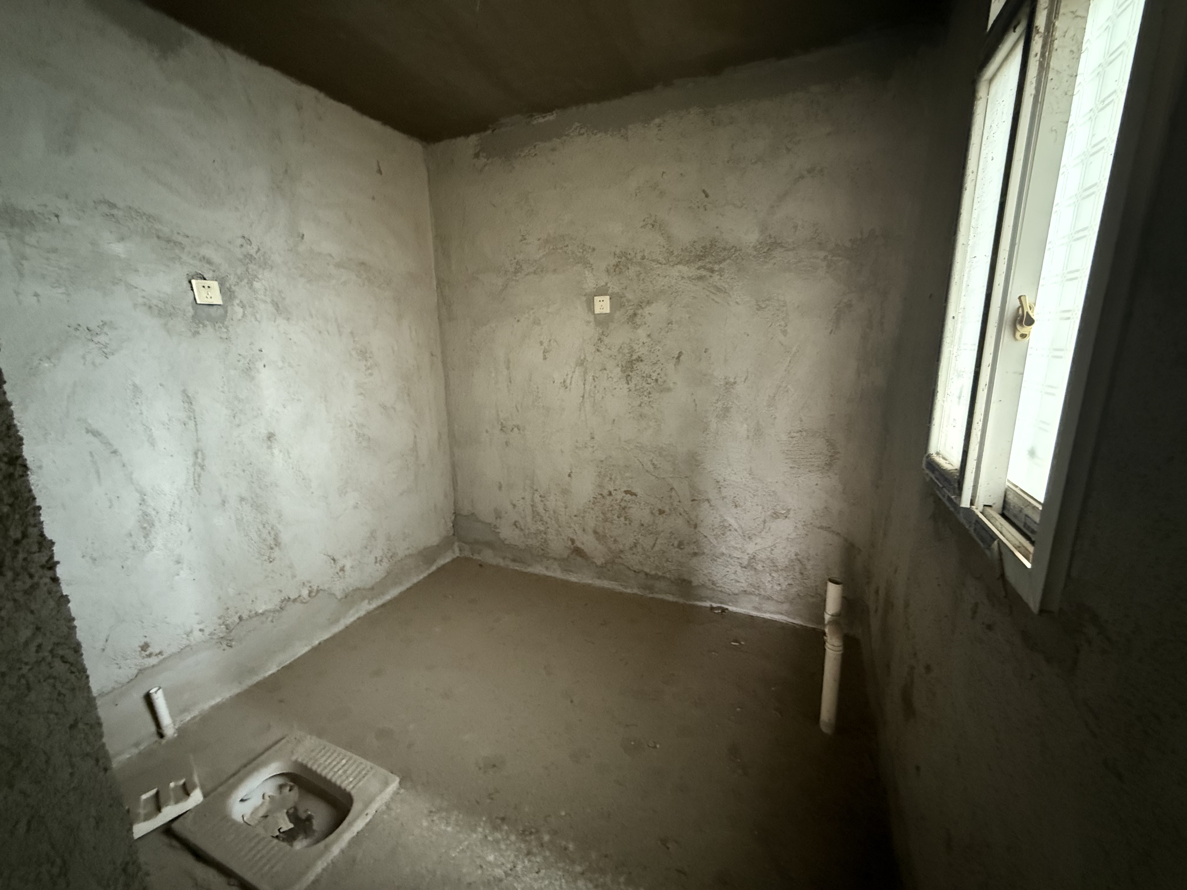 新世界建材城  3室2厅2卫    48.8万客厅