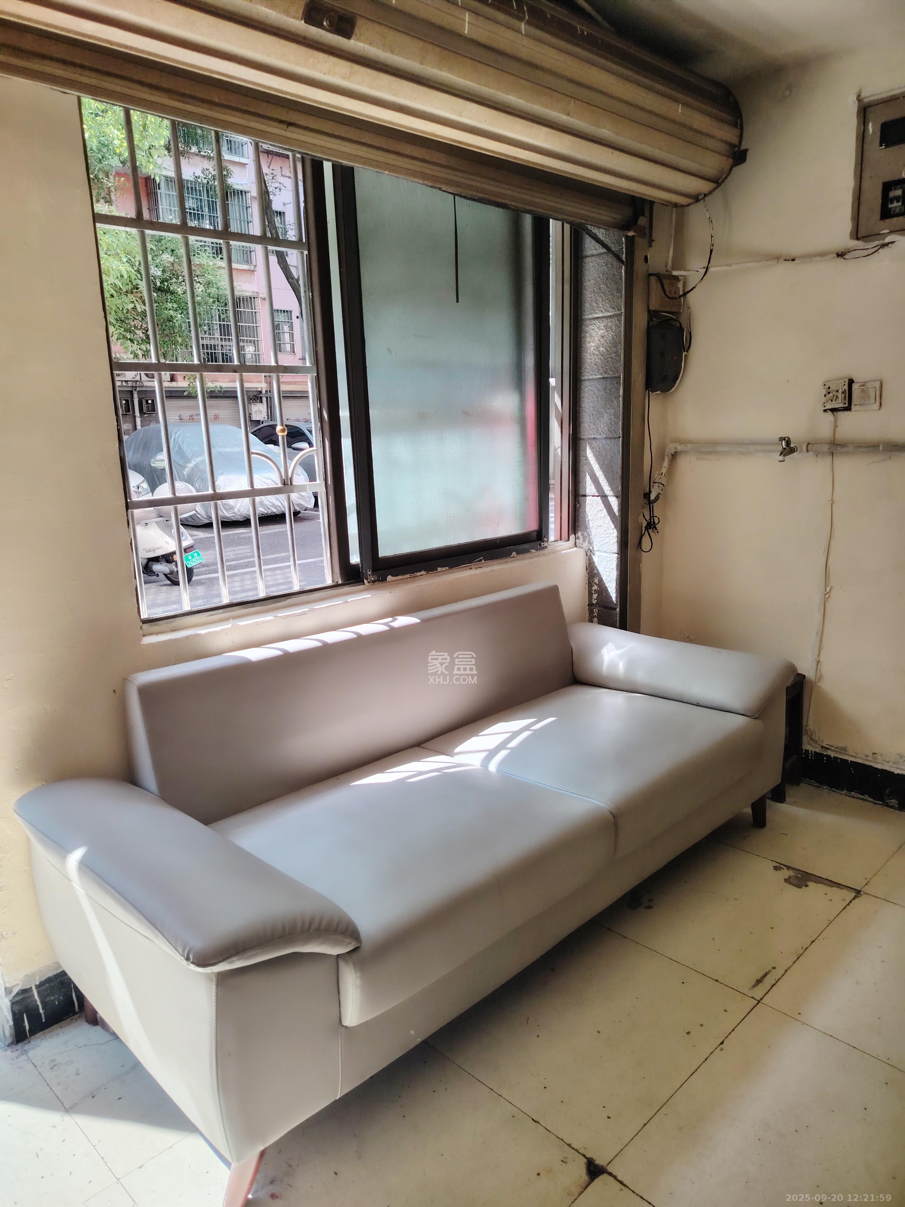 新星小区  1室1厅1卫    700.0元/月室内图