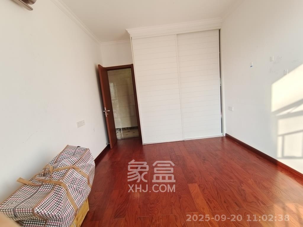 阳光100一期、四五期  2室2厅1卫    2300.0元/月室内图