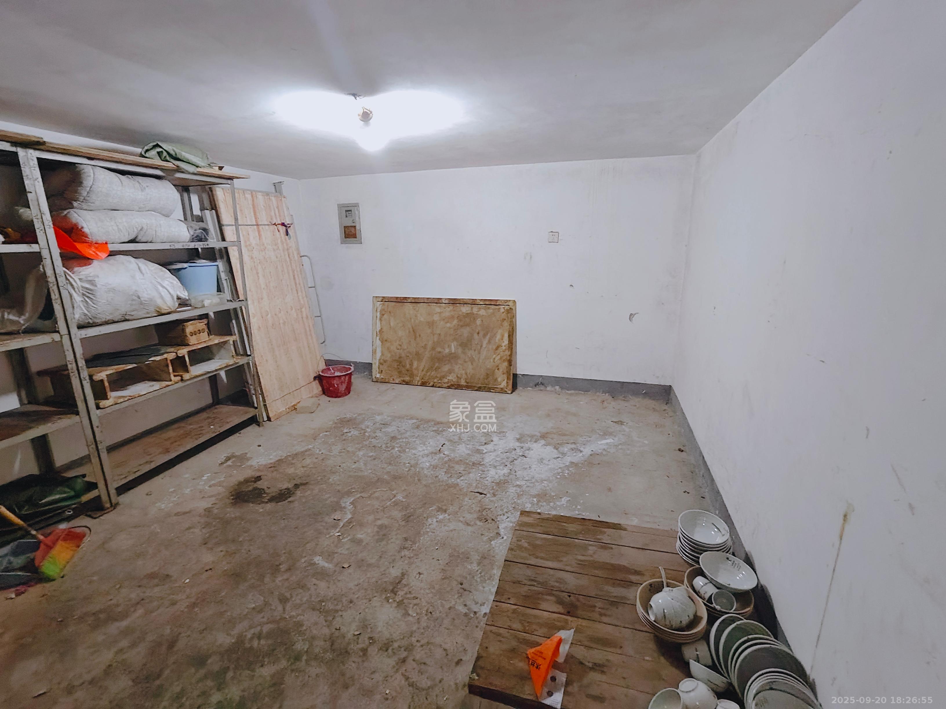 恩瑞麓山名园(龙王港小区) 1室1厅1卫 700.0元/月 恩瑞麓山名园(龙王港小区) 1室1厅1卫 700.0元/月室内图