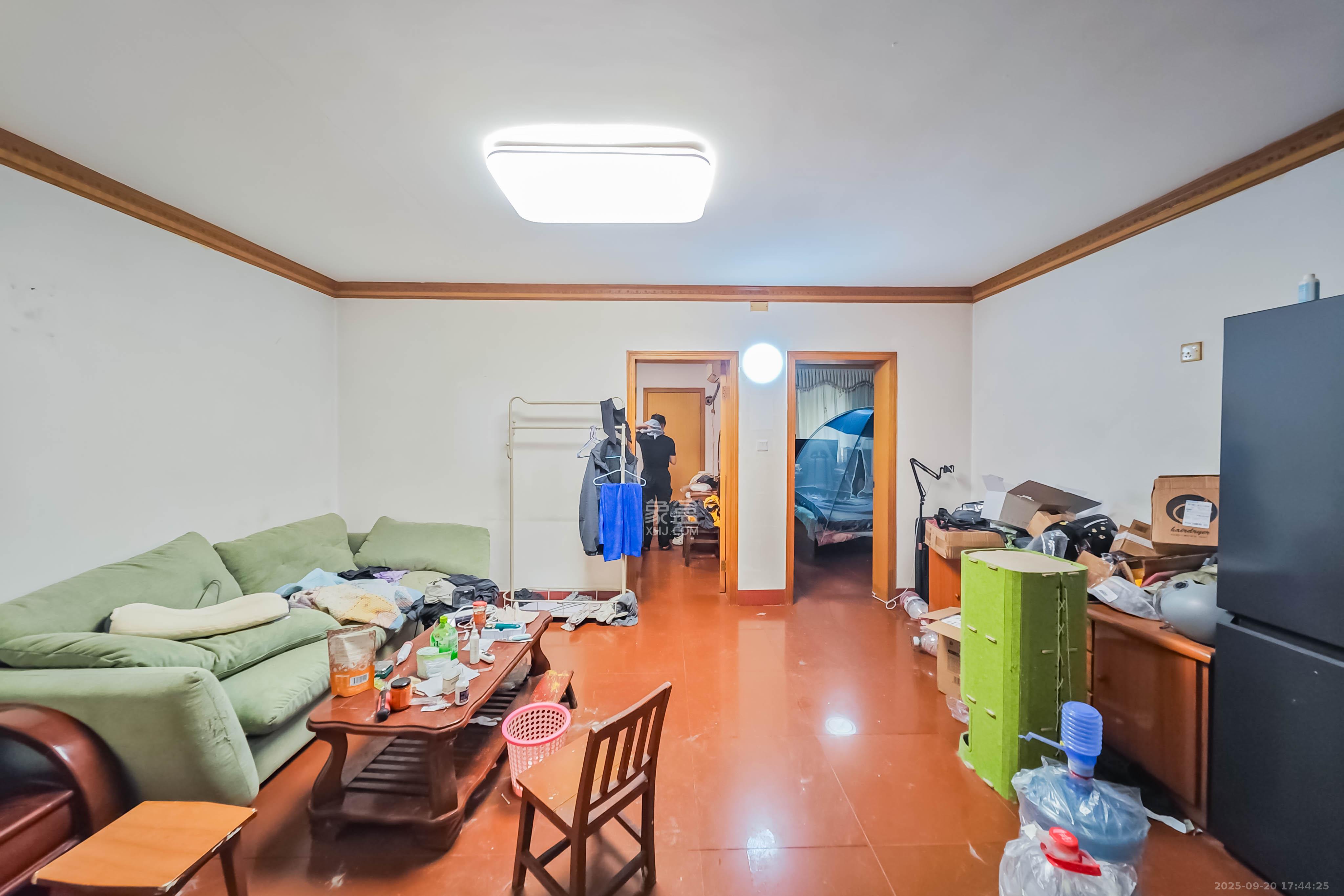 长冶小区(玉竹家园) 2室2厅1卫 30.0万 长冶小区(玉竹家园) 2室2厅1卫 30.0万客厅