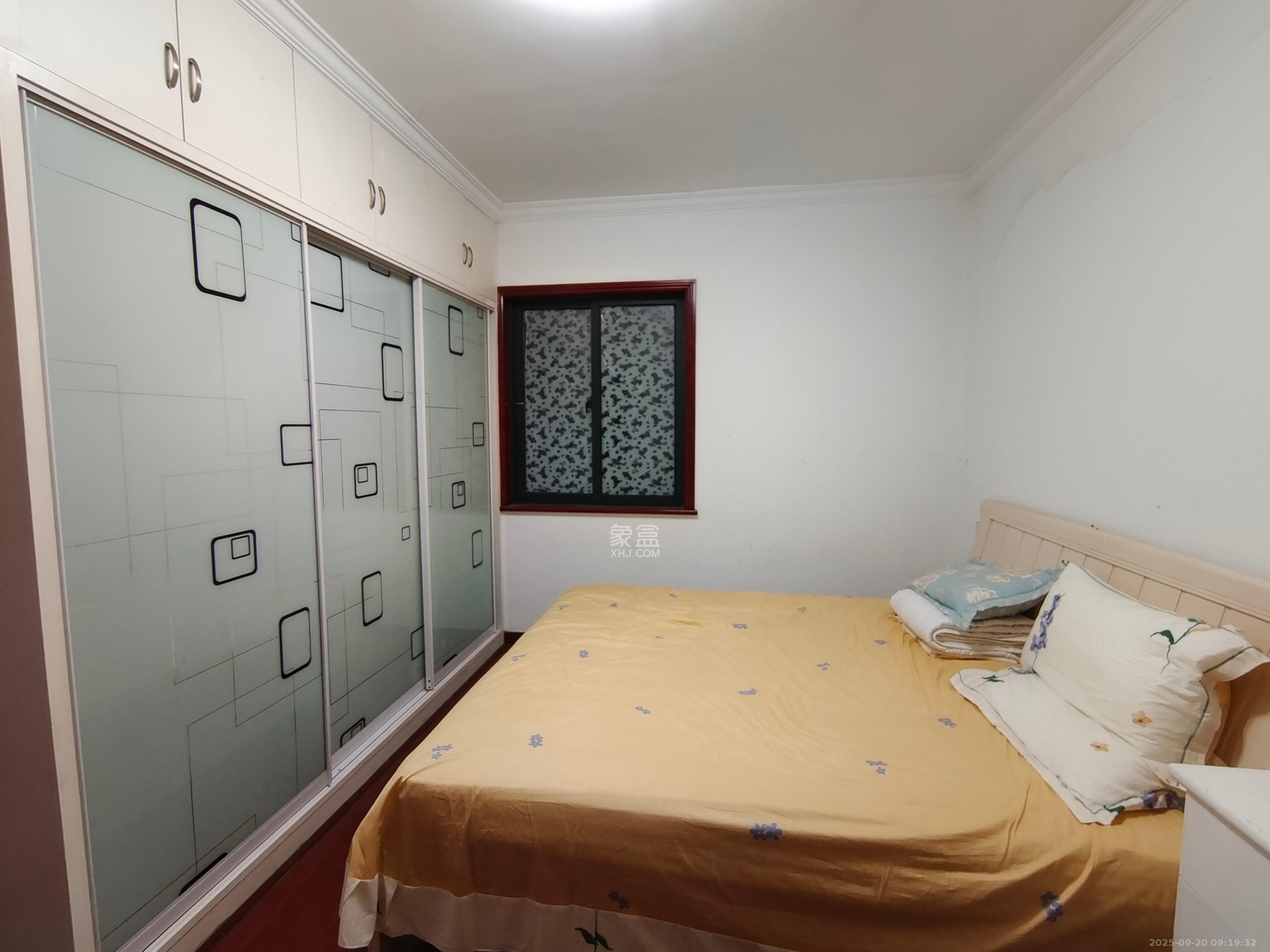 龙吉湾小区(龙瑞尚苑) 3室2厅1卫 1900.0元/月 龙吉湾小区(龙瑞尚苑) 3室2厅1卫 1900.0元/月室内图