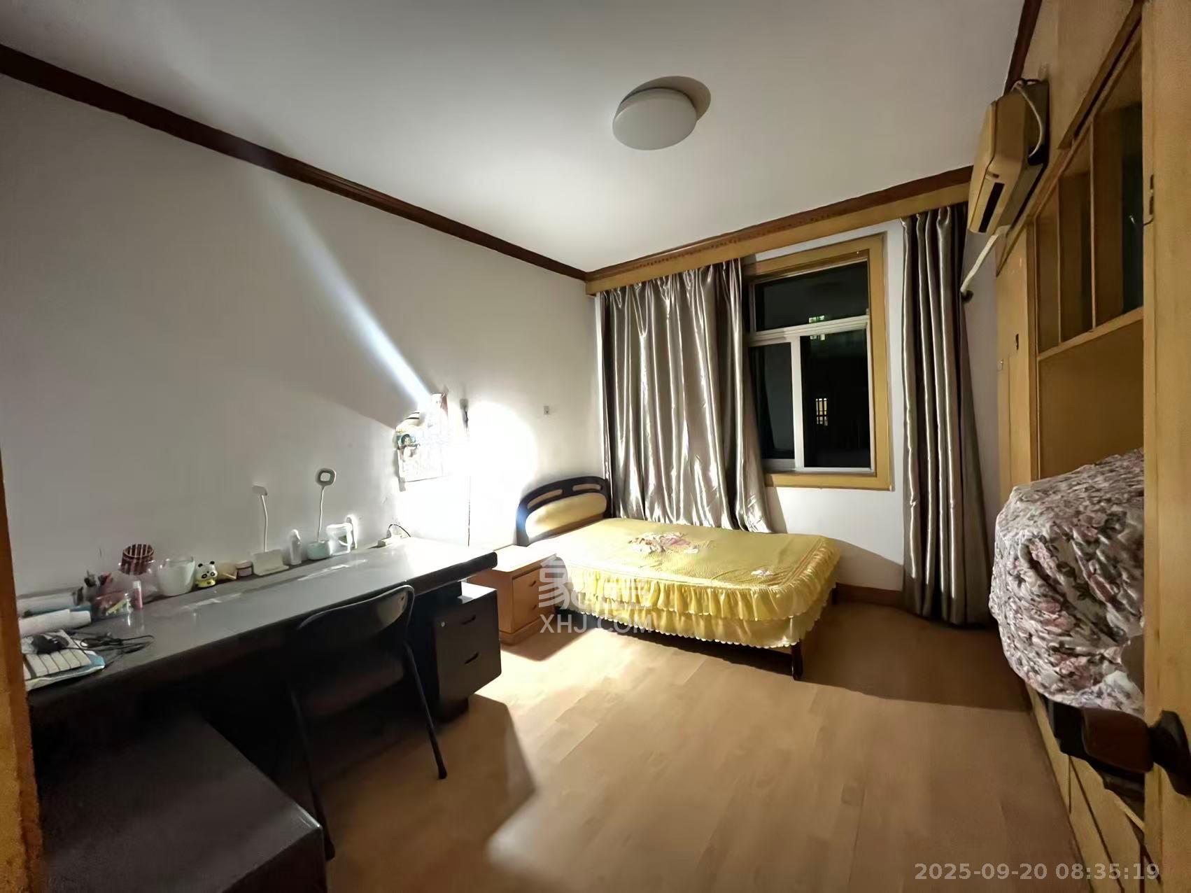 轻化公司宿舍向东南6号(产权南湖路46号) 3室2厅1卫 1500.0元/月 轻化公司宿舍向东南6号(产权南湖路46号) 3室2厅1卫 1500.0元/月室内图