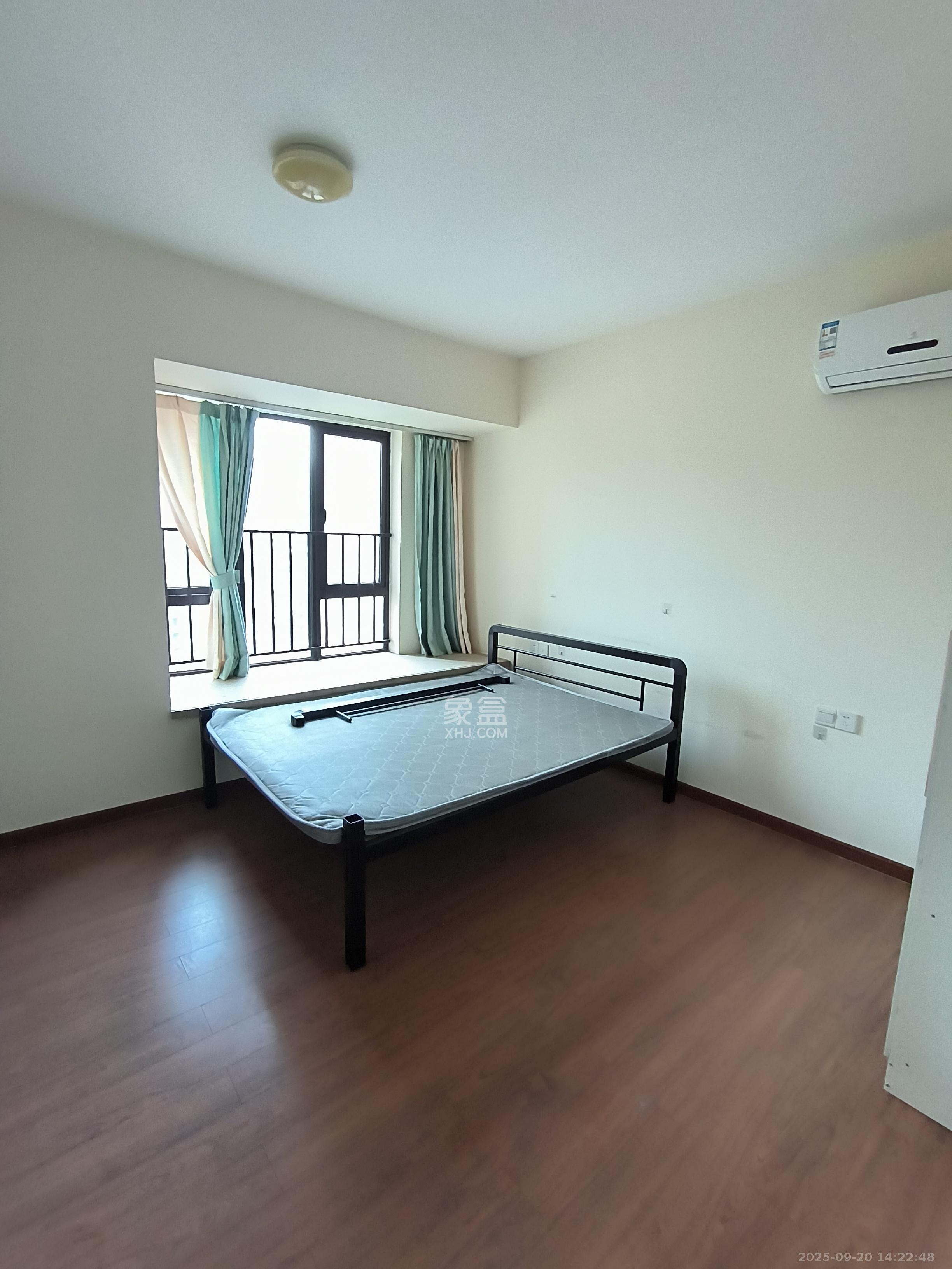 时代倾城二期  2室2厅1卫    1700.0元/月室内图