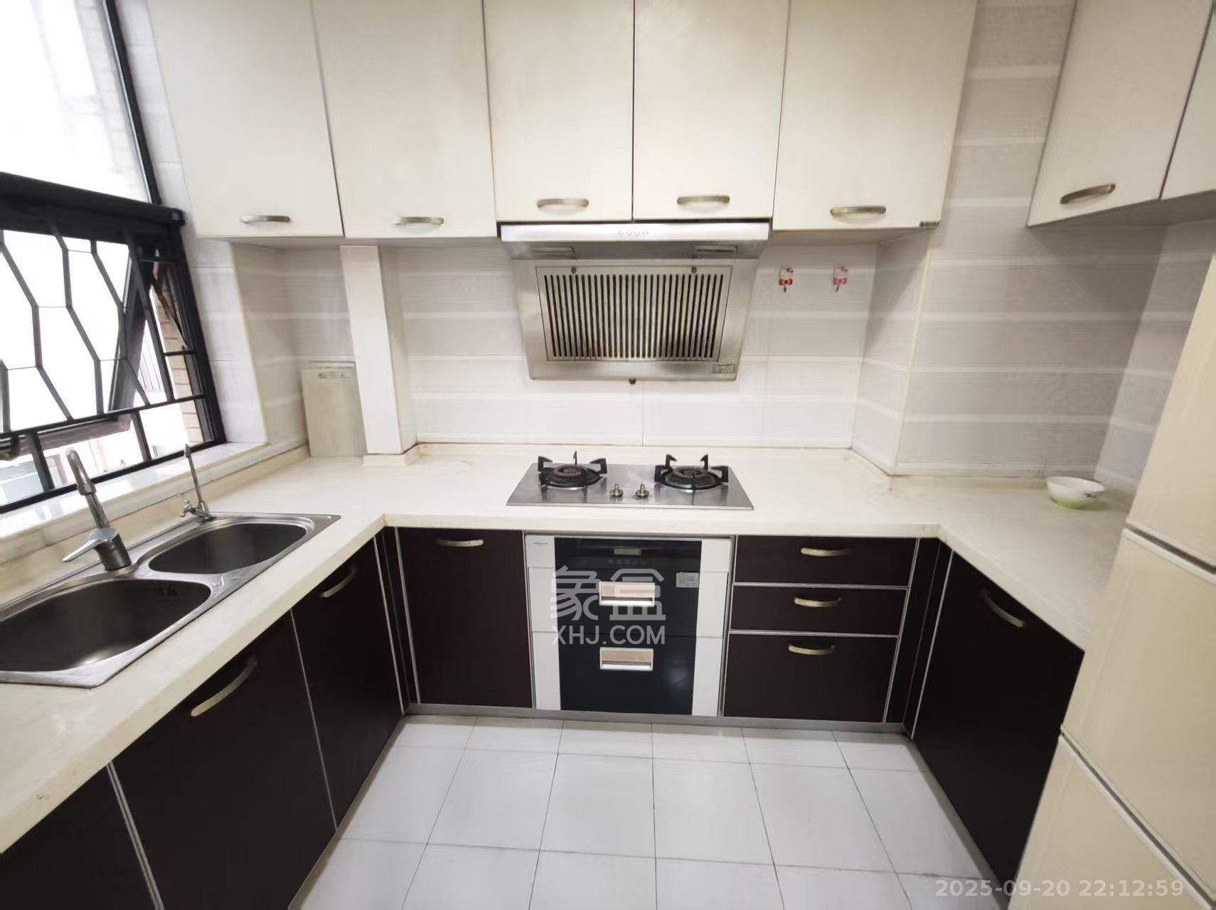 尚东紫郡 3室2厅2卫 2500.0元/月 尚东紫郡 3室2厅2卫 2500.0元/月室内图