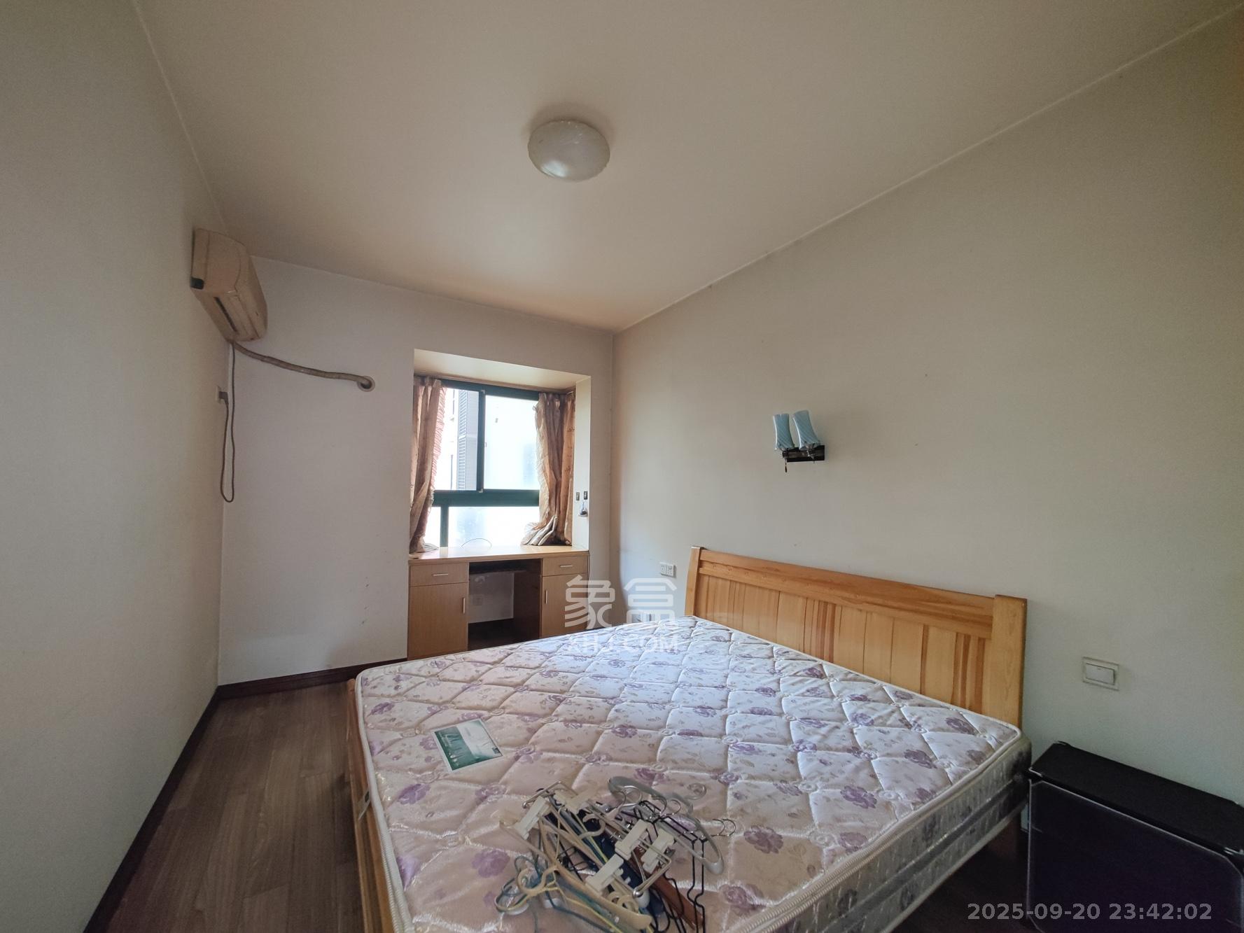 华盛世纪新城 4室2厅2卫 105.0万 华盛世纪新城 4室2厅2卫 105.0万卧室