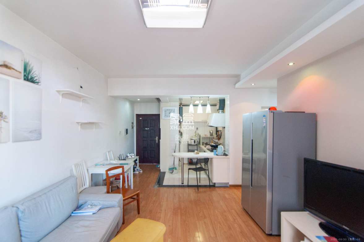 沁园春御院 1室2厅1卫 107.0万 沁园春御院 1室2厅1卫 107.0万客厅