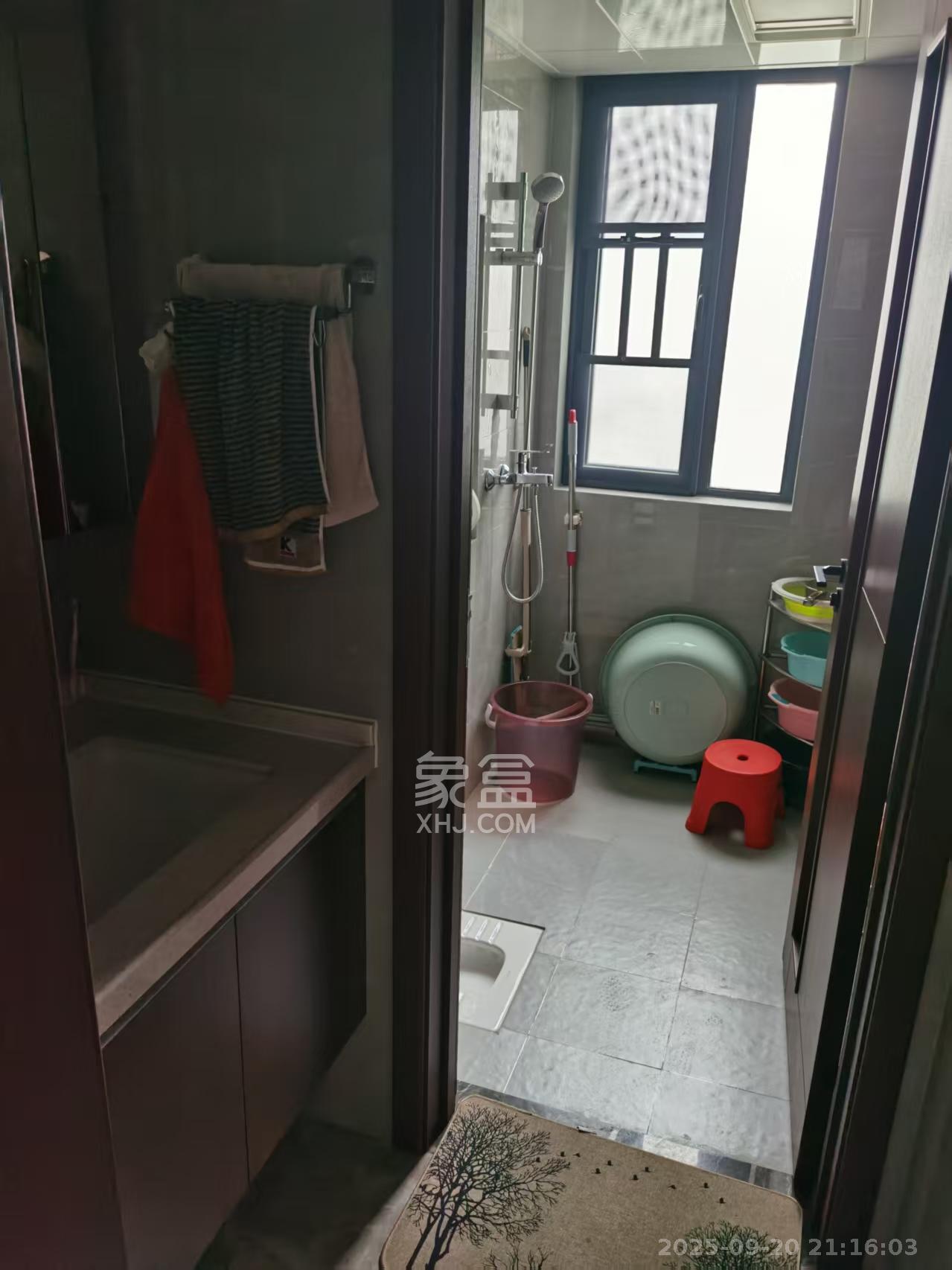 绿地长沙城际空间站(绿地新里佳苑) 4室2厅2卫 4300.0元/月 绿地长沙城际空间站(绿地新里佳苑) 4室2厅2卫 4300.0元/月室内图