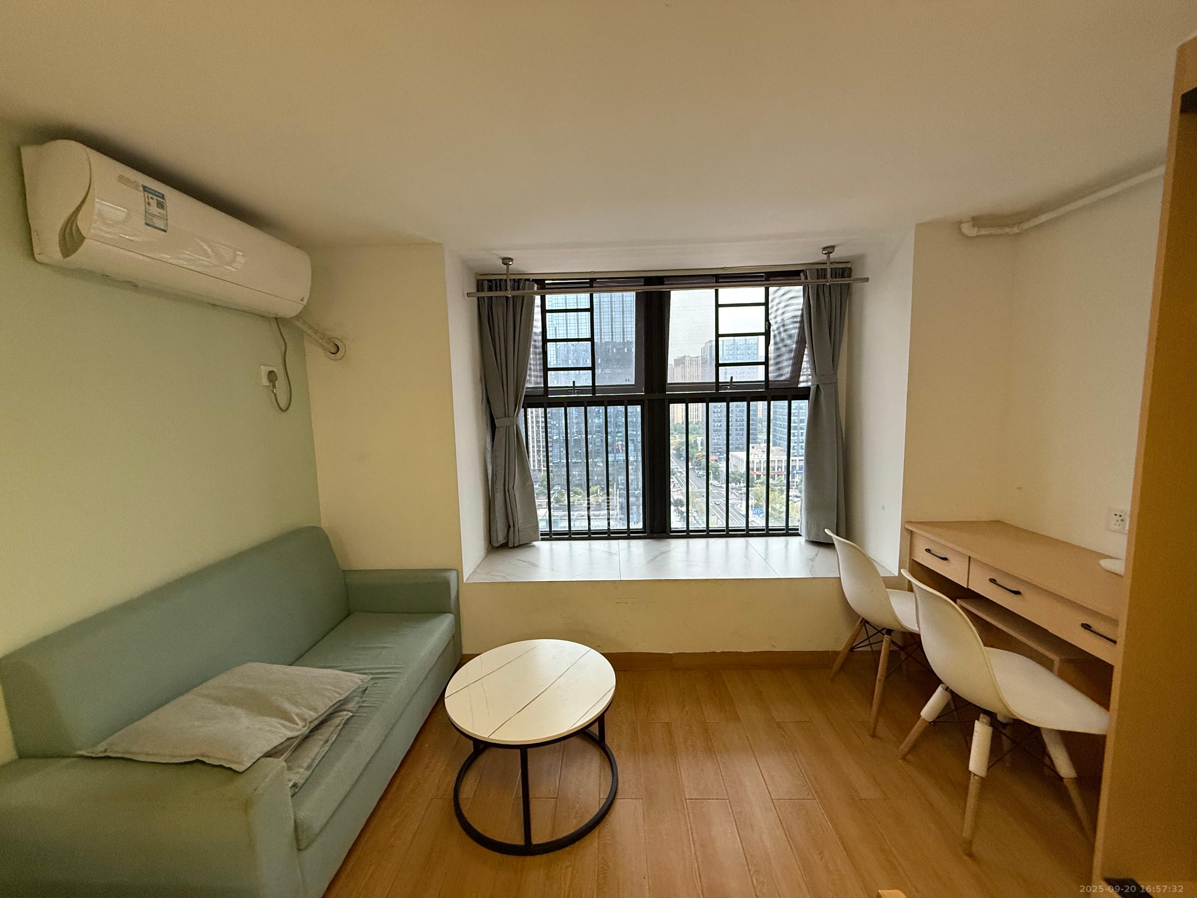 龙湖新壹城 1室0厅0卫 1500.0元/月 龙湖新壹城 1室0厅0卫 1500.0元/月室内图