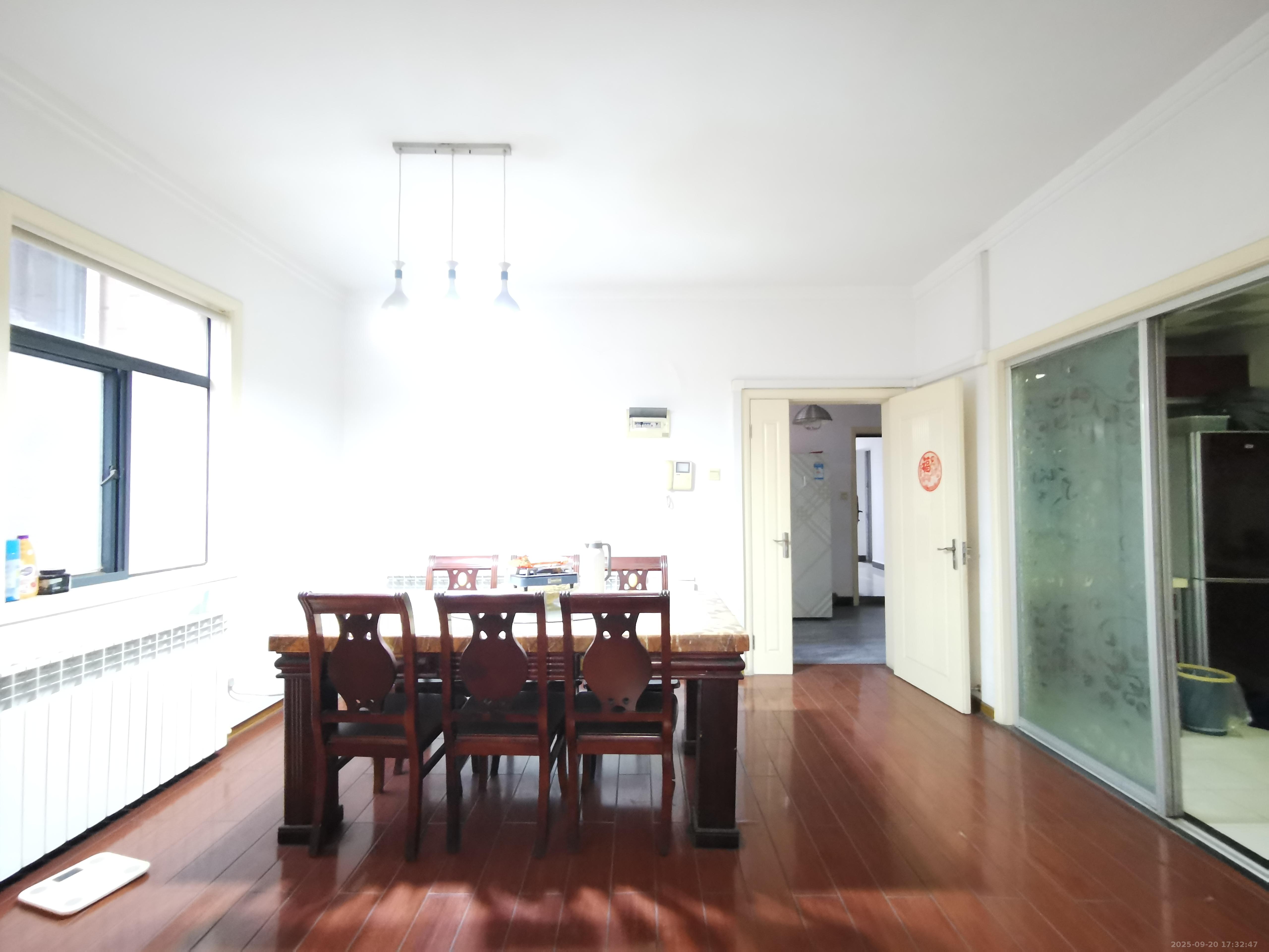 湘府名邸(同力家园) 3室2厅2卫 2800.0元/月 湘府名邸(同力家园) 3室2厅2卫 2800.0元/月室内图