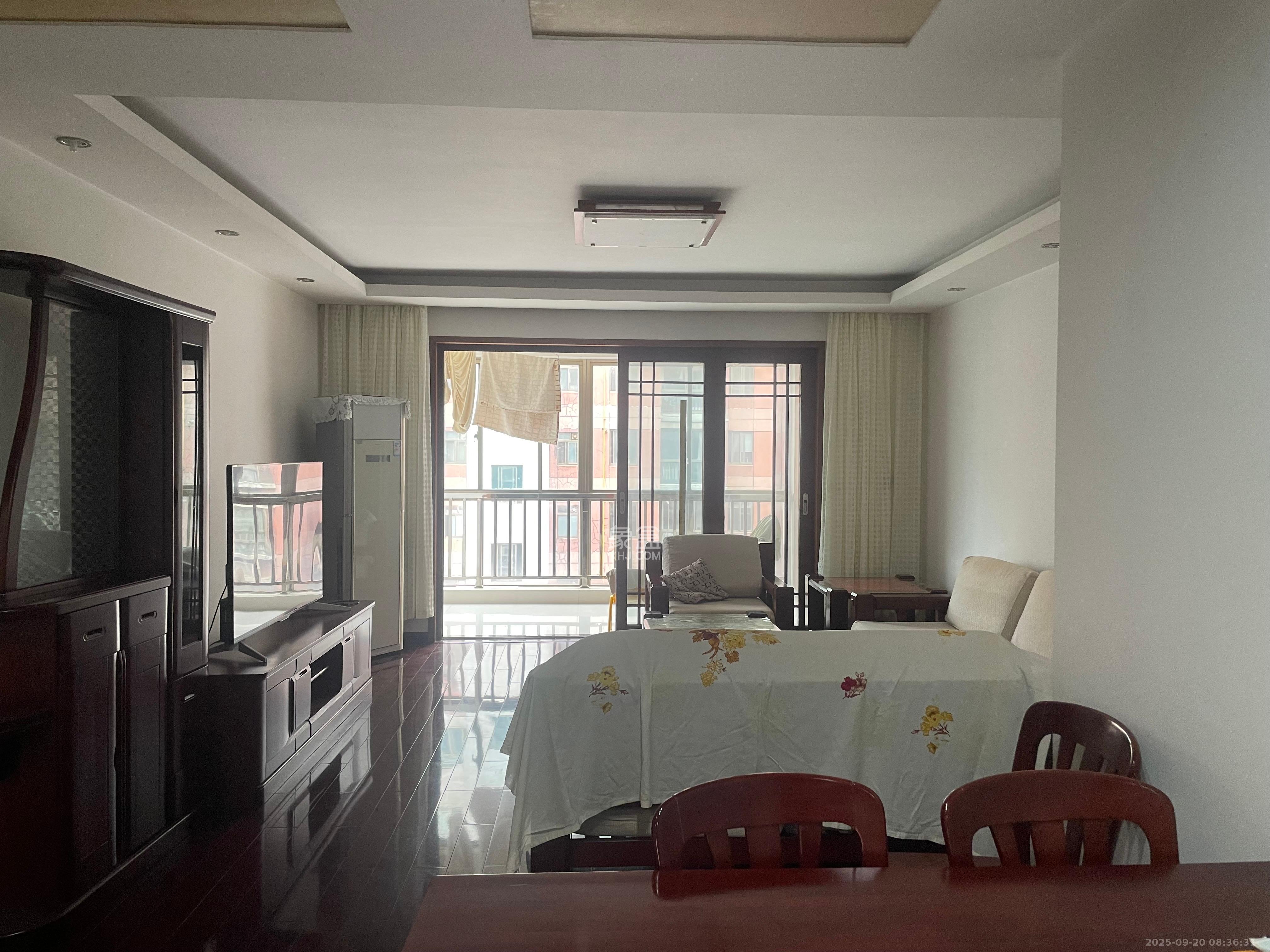 中天枫景园 3室2厅2卫 5800.0元/月 中天枫景园 3室2厅2卫 5800.0元/月室内图