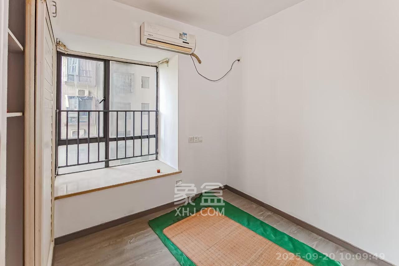 兰亭优壳(隽峰苑) 4室2厅1卫 2200.0元/月 兰亭优壳(隽峰苑) 4室2厅1卫 2200.0元/月室内图