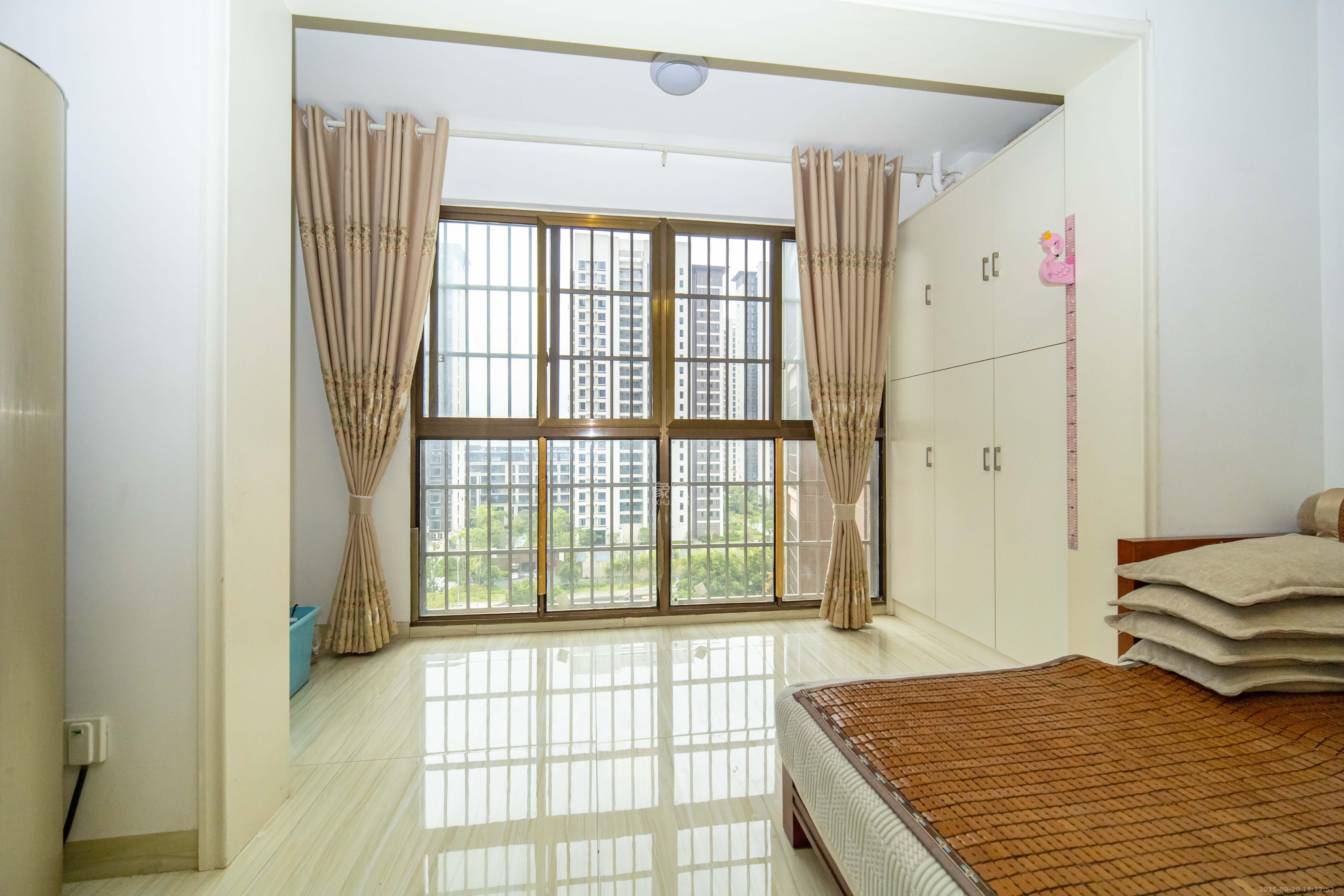 家和院  4室2厅2卫    100.0万阳台