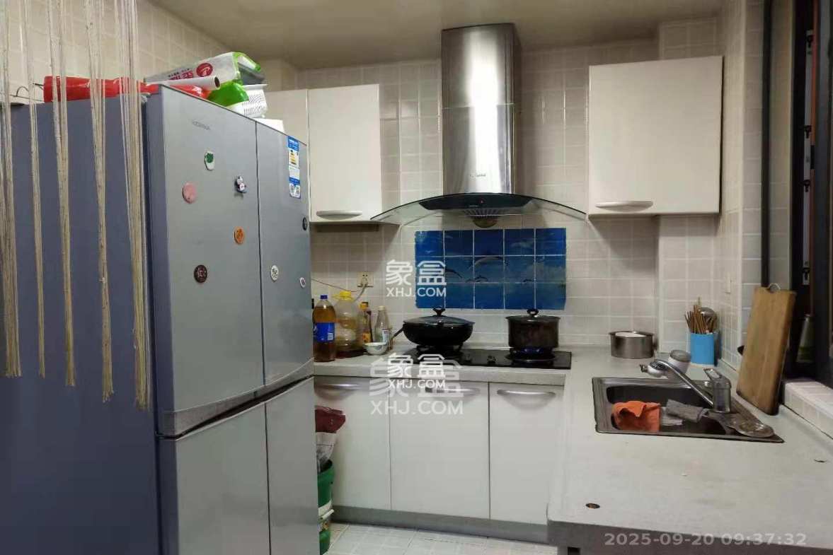 莱茵城 3室2厅1卫 2100.0元/月 莱茵城 3室2厅1卫 2100.0元/月室内图