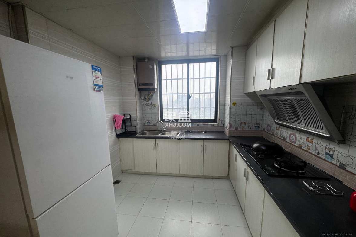 优山美地  3室1厅1卫    2100.0元/月 优山美地  3室1厅1卫    2100.0元/月室内图