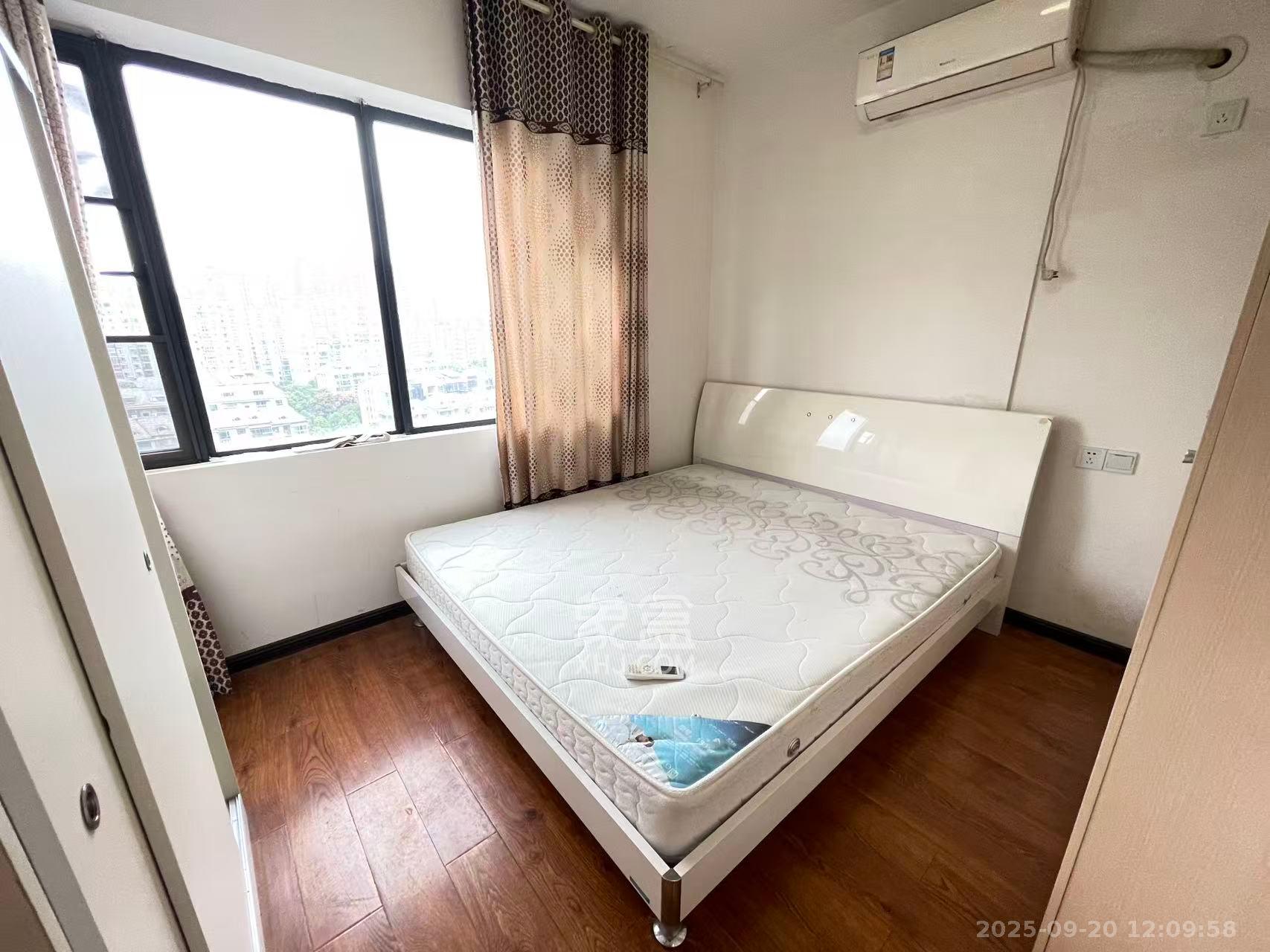 和庄  3室2厅1卫    2200.0元/月室内图