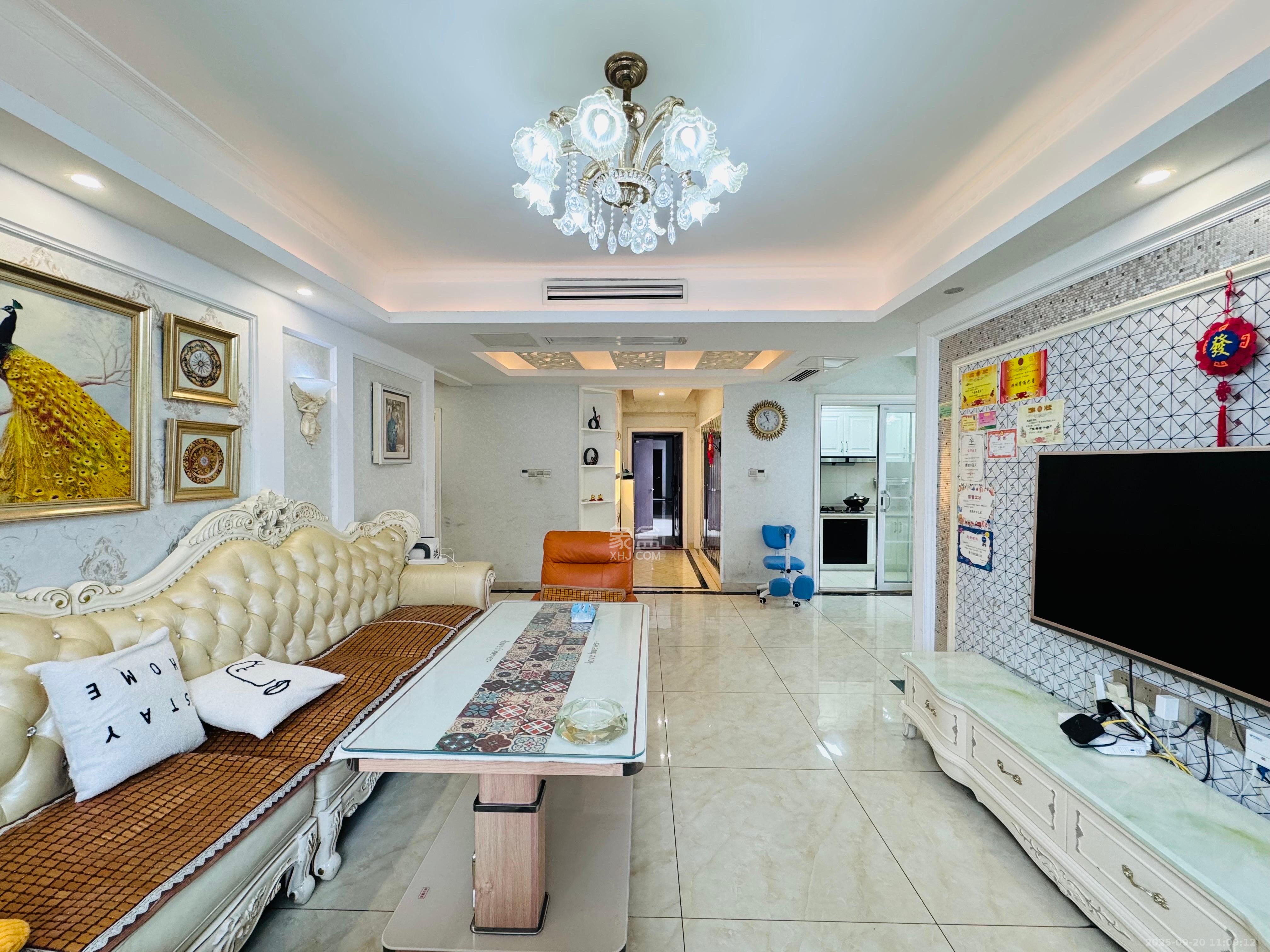 中国铁建梅溪青秀一期  4室2厅2卫    3200.0元/月室内图