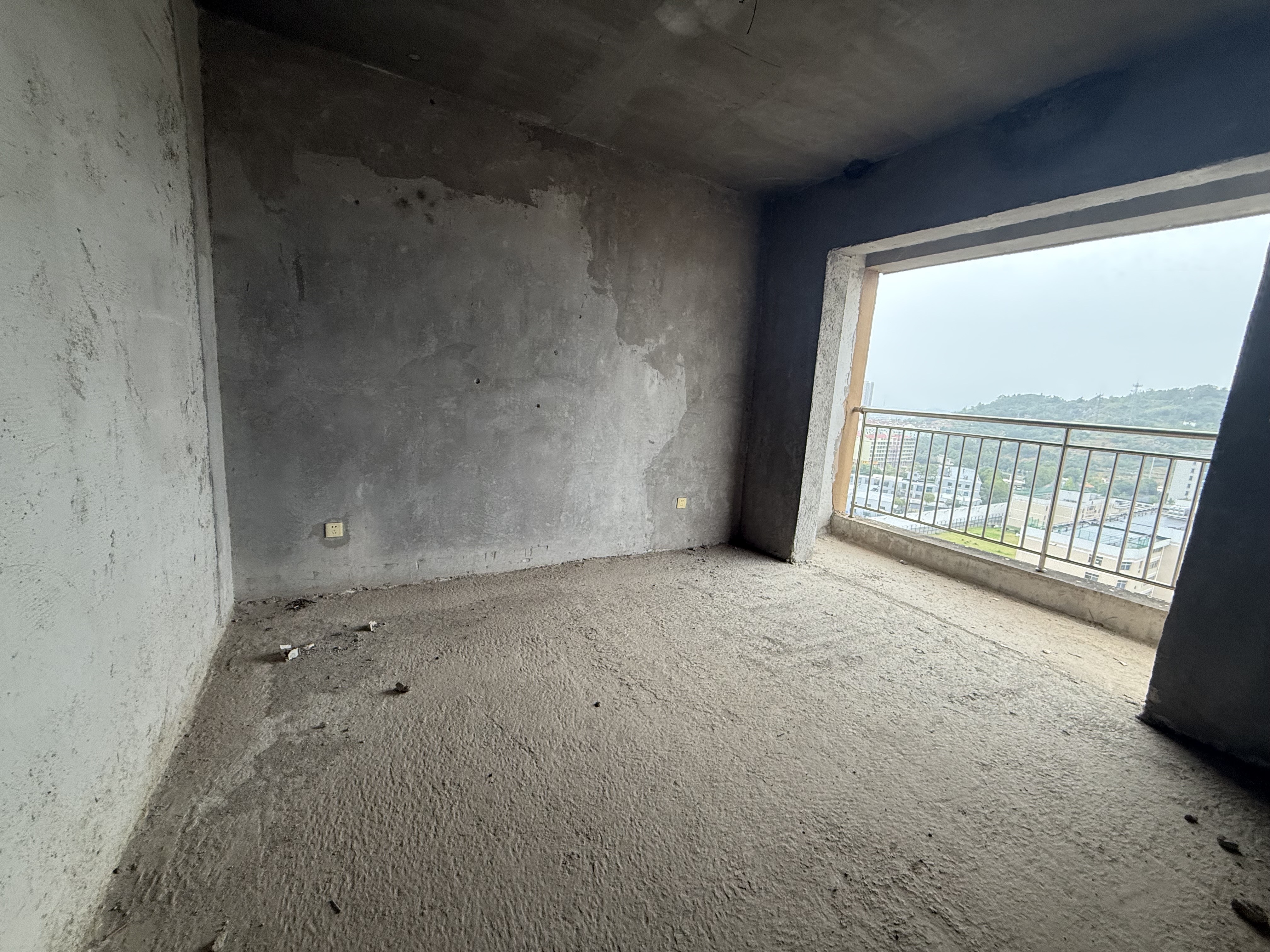 新世界建材城  3室2厅2卫    48.8万客厅