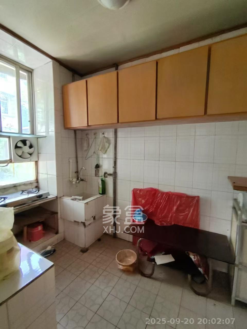 省政府机关二院 2室1厅1卫 2600.0元/月 省政府机关二院 2室1厅1卫 2600.0元/月室内图