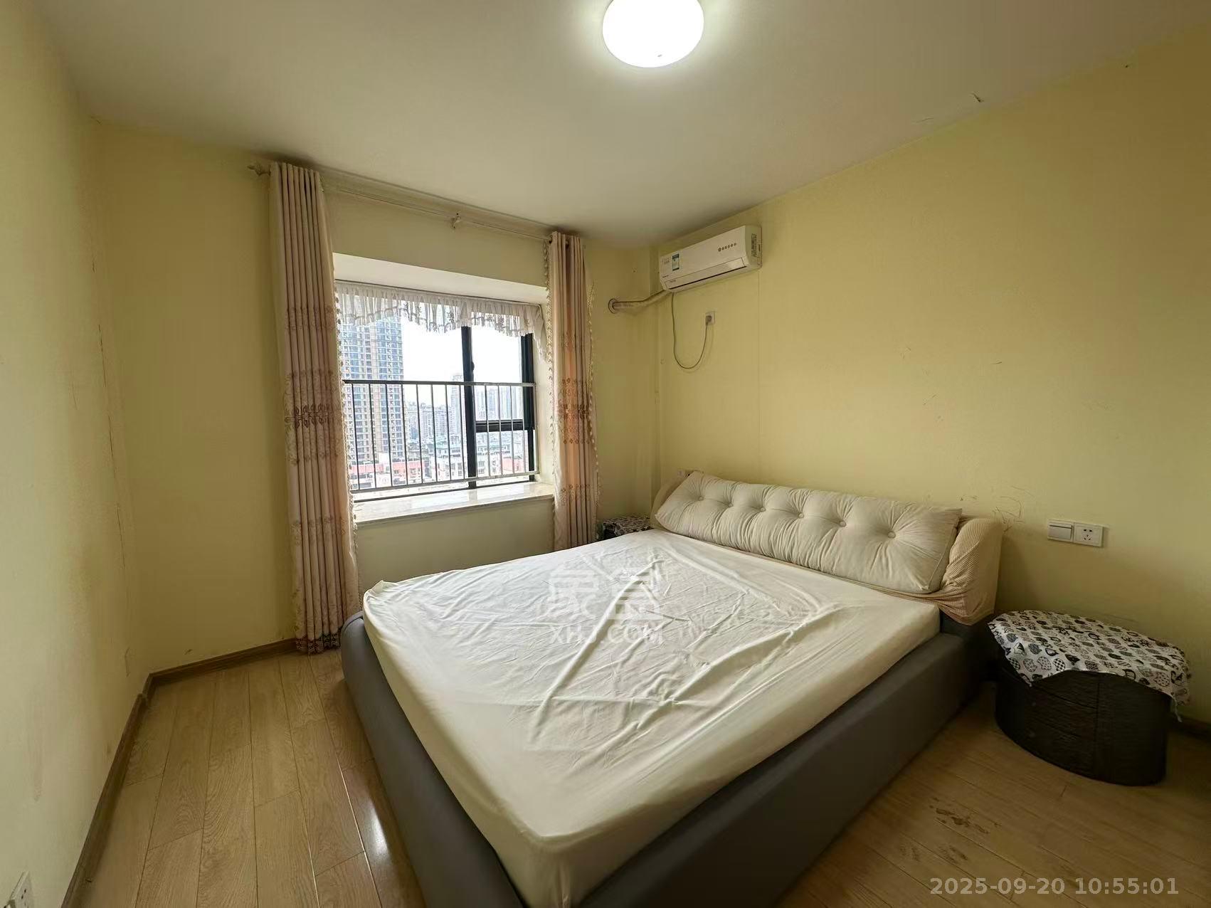 西城龙庭 3室2厅1卫 2400.0元/月 西城龙庭 3室2厅1卫 2400.0元/月室内图