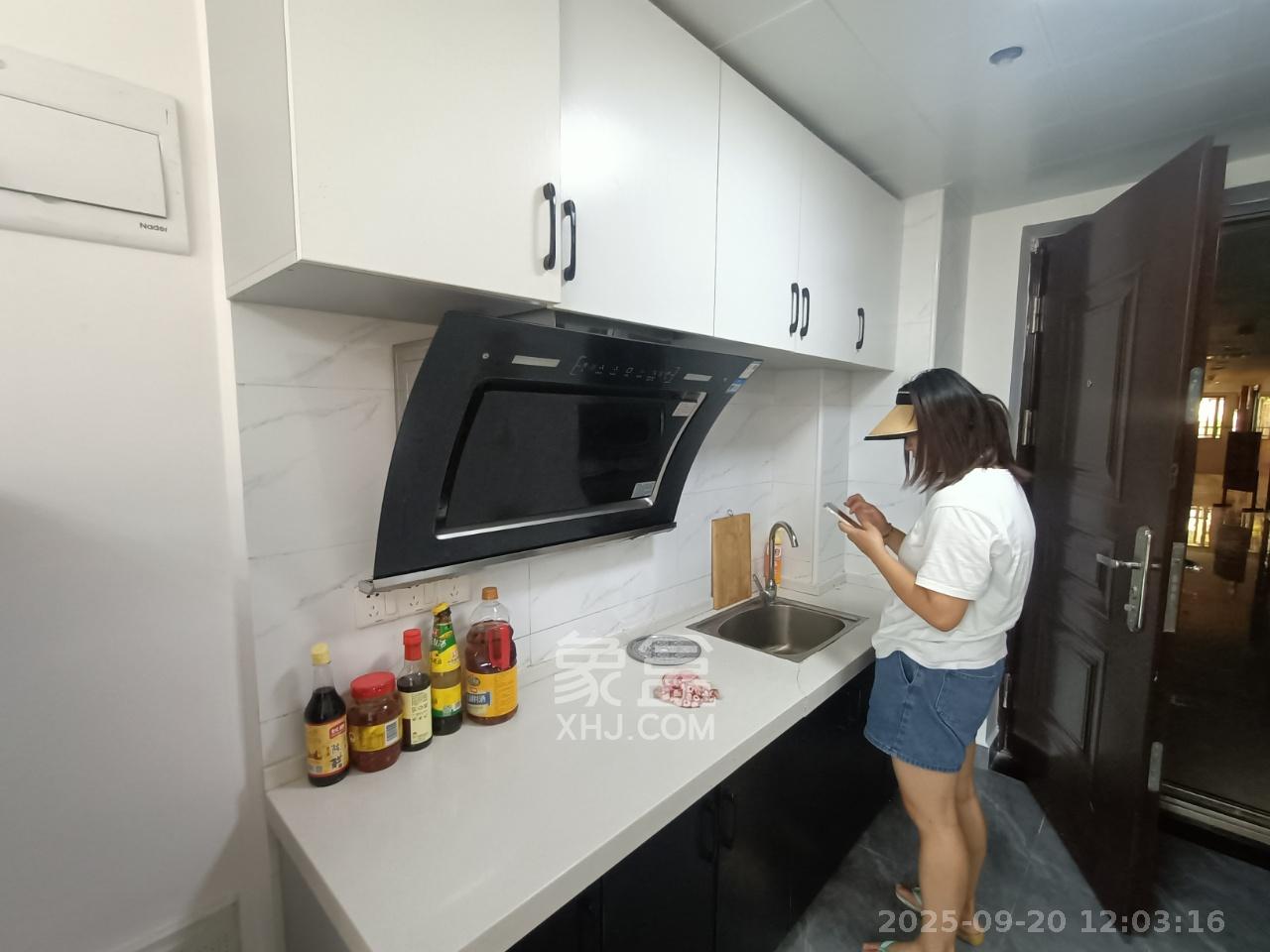 中海珑悦府  1室1厅1卫    1200.0元/月