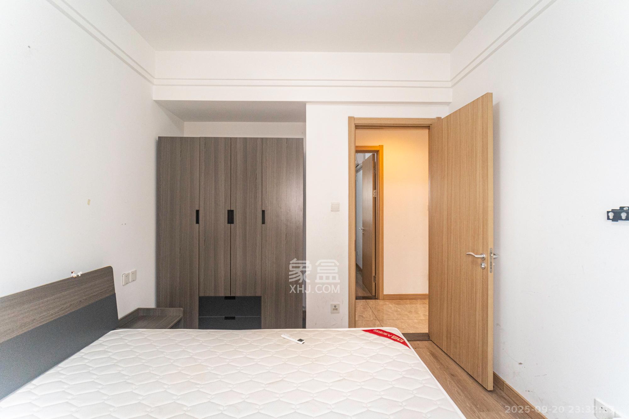 君合新城玺樾  3室2厅2卫    69.8万卧室