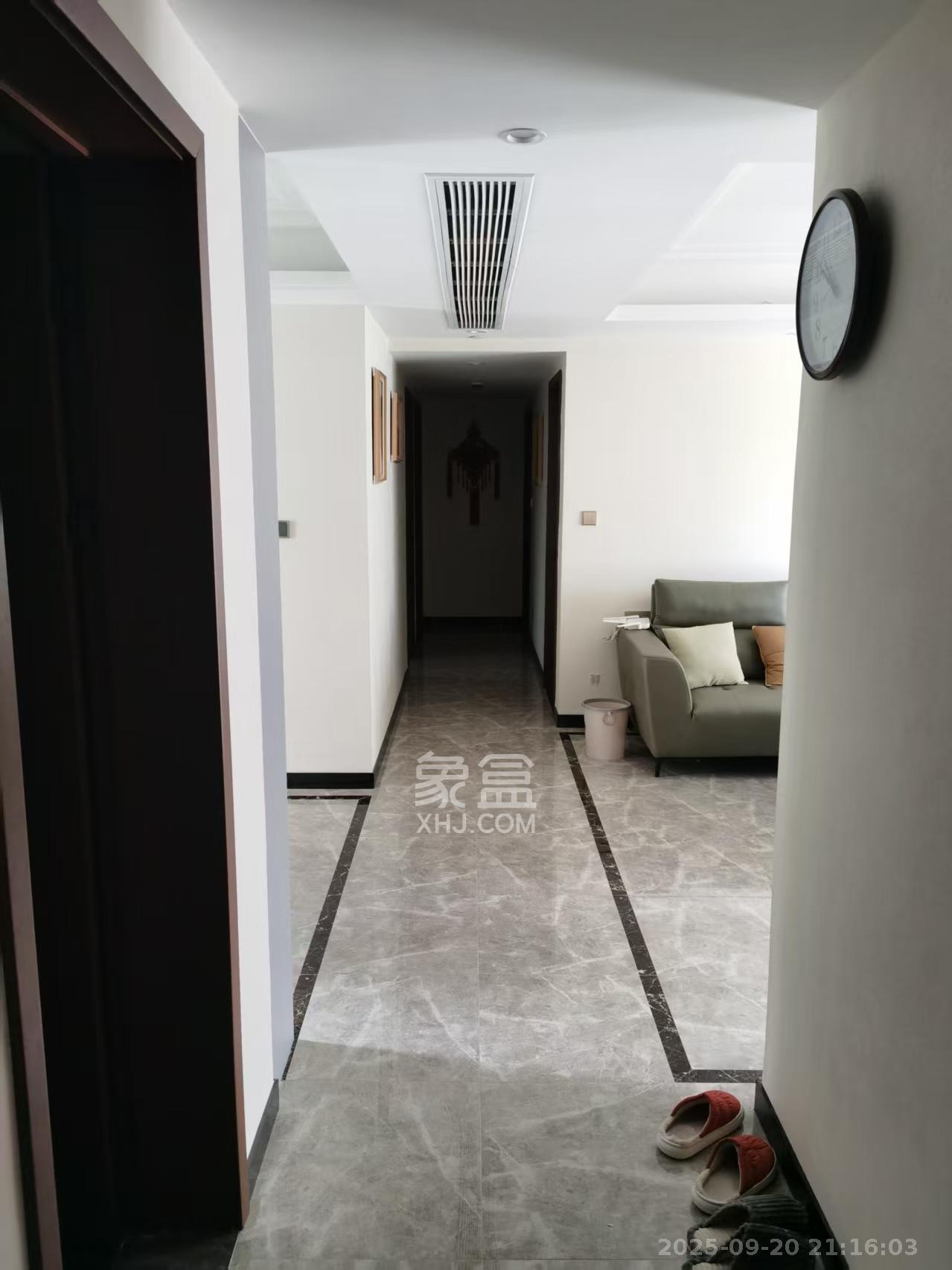 绿地长沙城际空间站(绿地新里佳苑) 4室2厅2卫 4300.0元/月 绿地长沙城际空间站(绿地新里佳苑) 4室2厅2卫 4300.0元/月室内图