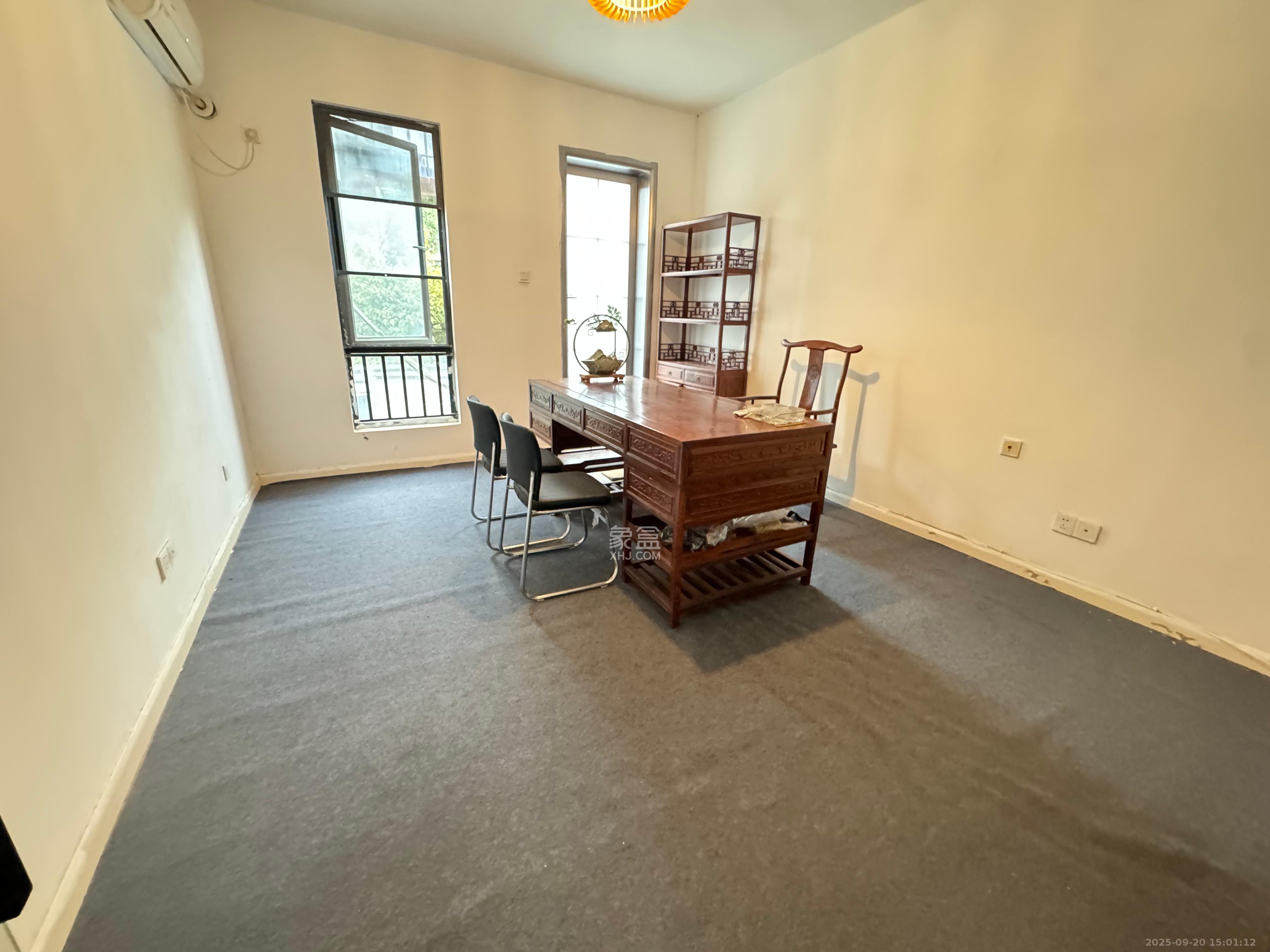 万科城 4室2厅2卫 7800.0元/月 万科城 4室2厅2卫 7800.0元/月室内图